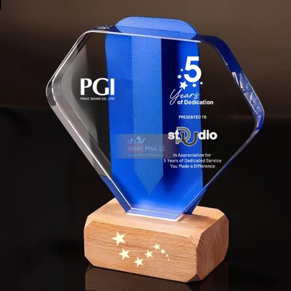 Cúp vinh danh pha lê hợp kim đế gỗ VG80