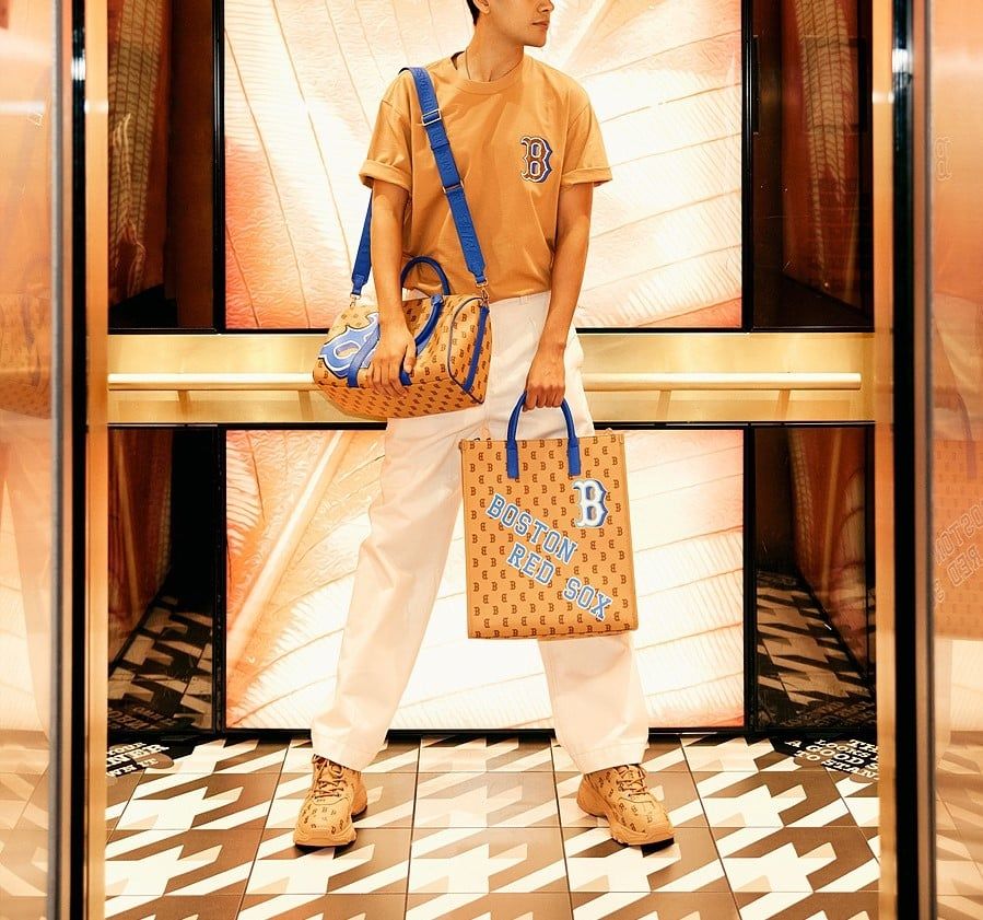  Túi MLB Korea - Monotive Coated Canvas Vertical Tote Bag Boston Red Sox Sand - 3AORM053N-43SAS 