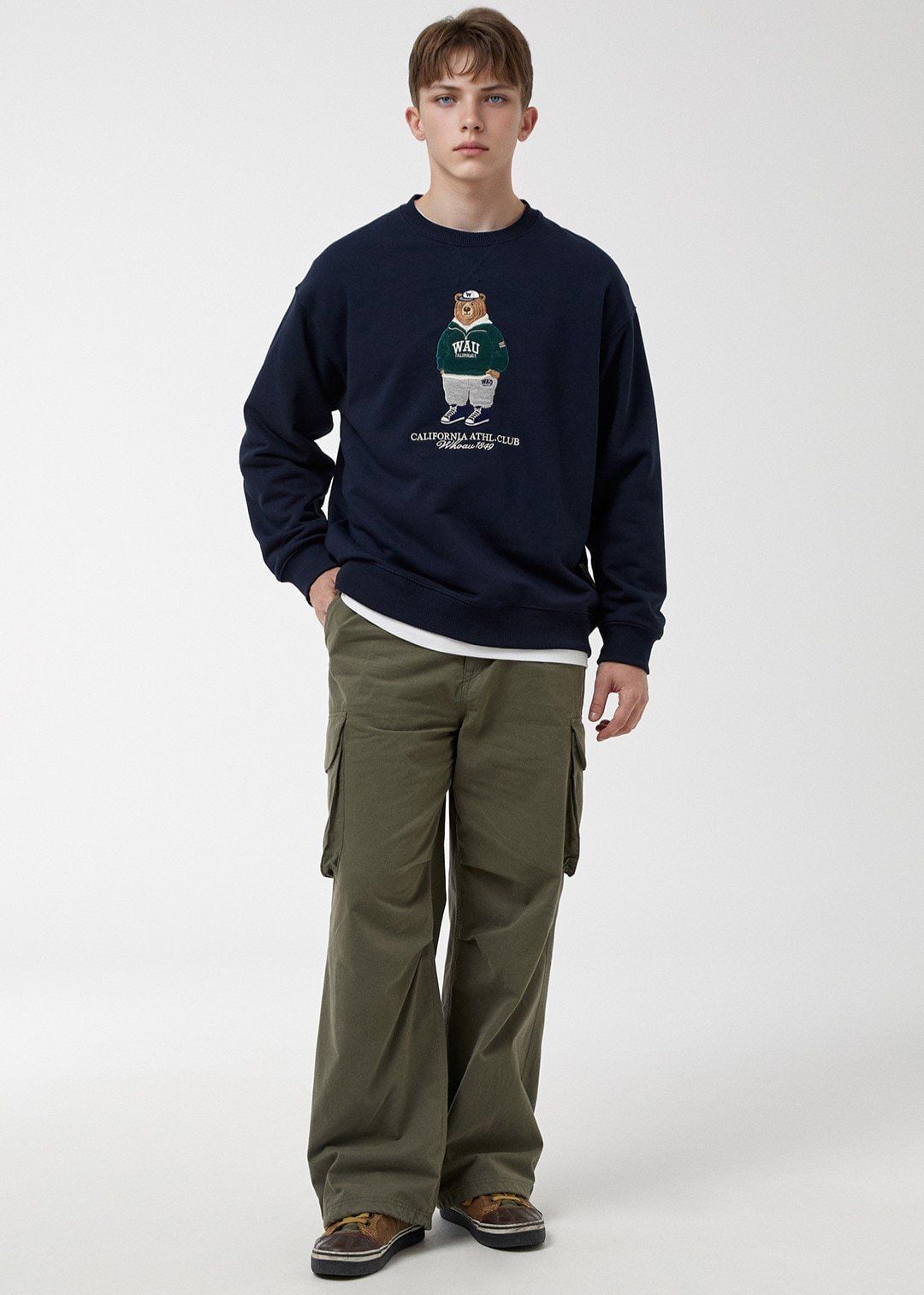  Áo Sweater WHOAU [Unisex] - Steve Patch Sweatshirt - WHMWF3922U 