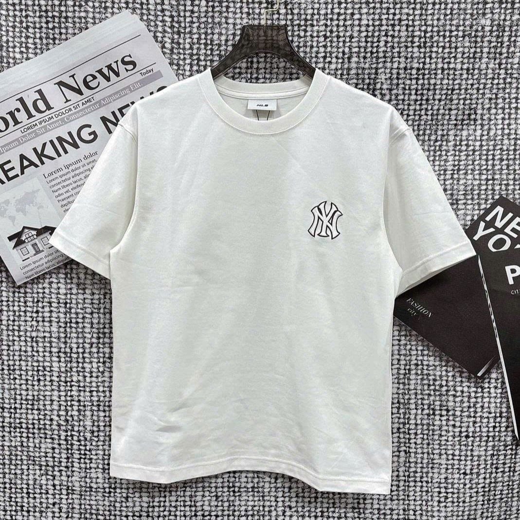  Áo thun [Unisex] MLB - New Year's Horse Graphic Short Sleeve T-Shirt NY - 3ATSQ0161-50IVS 