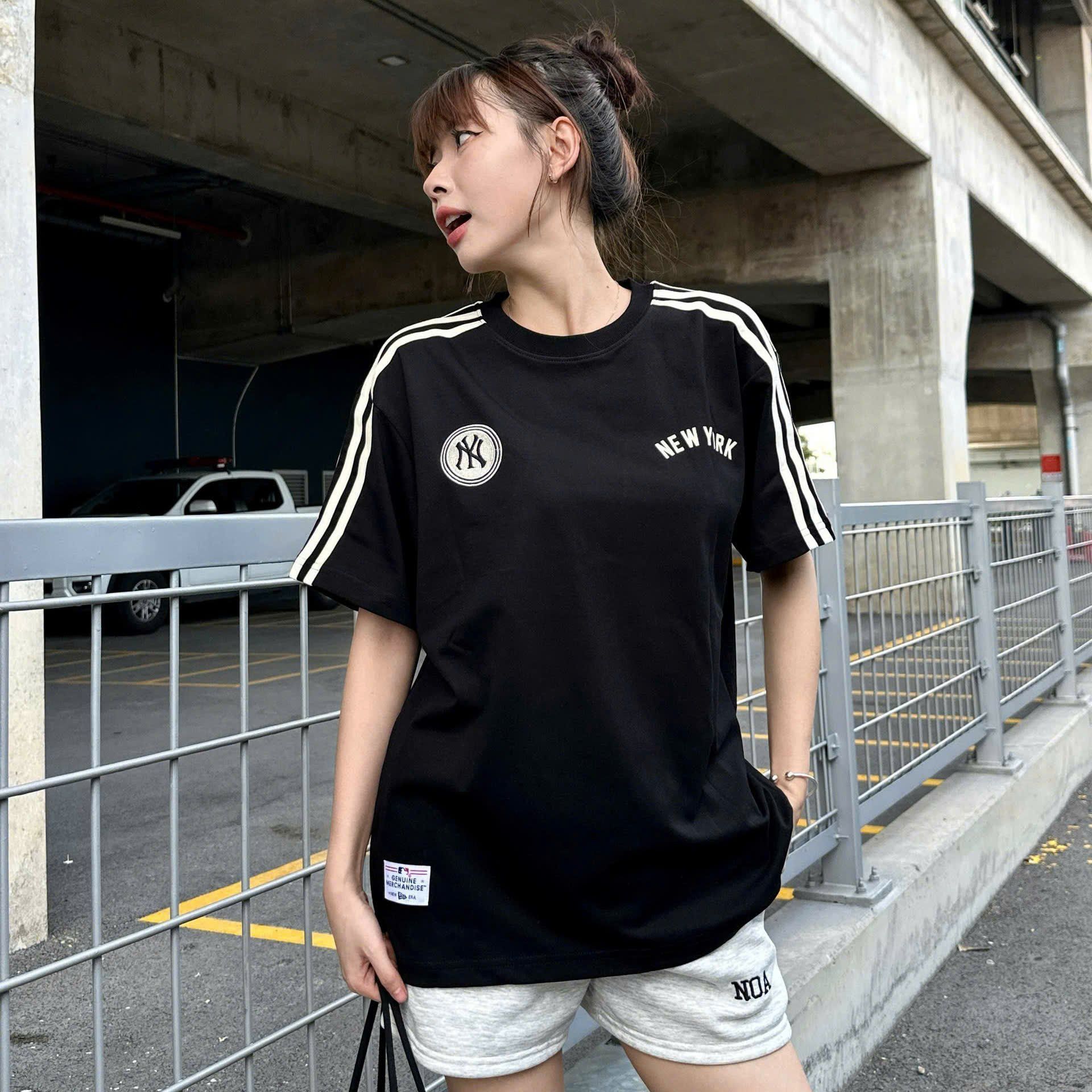  Áo Thun New Era - [Unisex] NY Yankees Sporty Flag Black T-Shirt - 13687279 