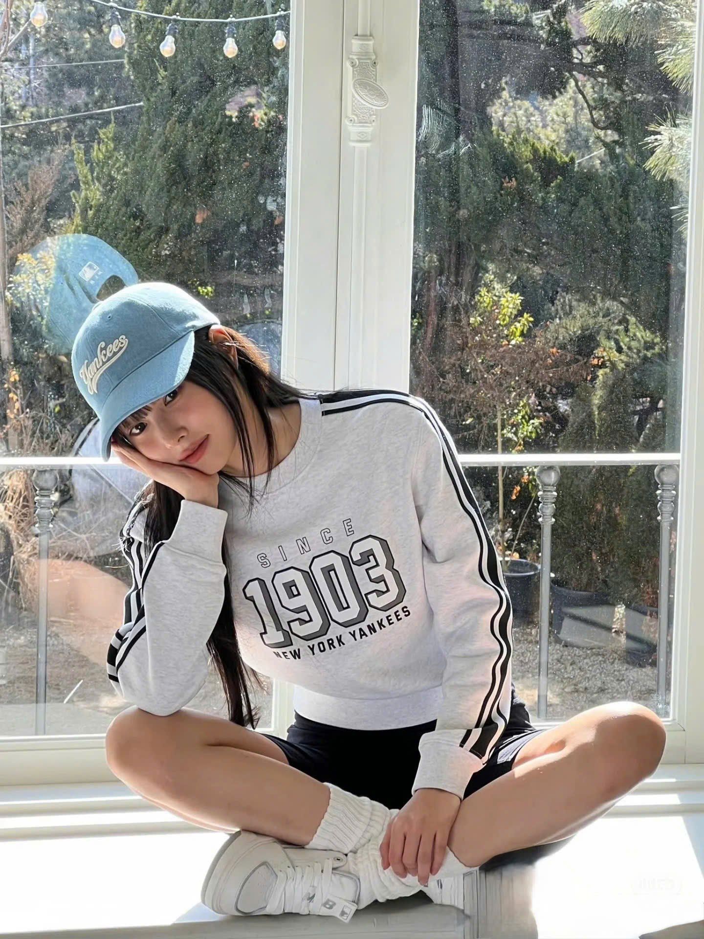  Áo Sweater [Nữ] MLB Korea - Sportive Varsity Track NY Yankees - 3FMTV3141-50MGL 