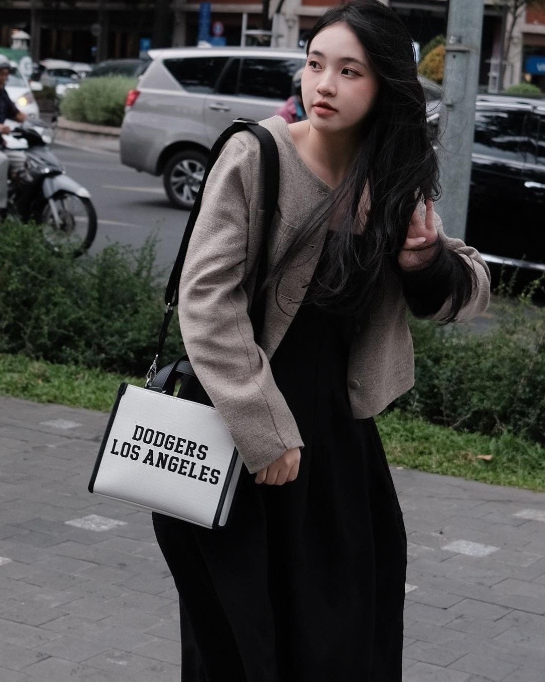  Túi MLB Korea - VARSITY JACQUARD CANVAS SMALL TOTE BAG LOS ANGELES DODGERS - 3AORS024N-07CRM 