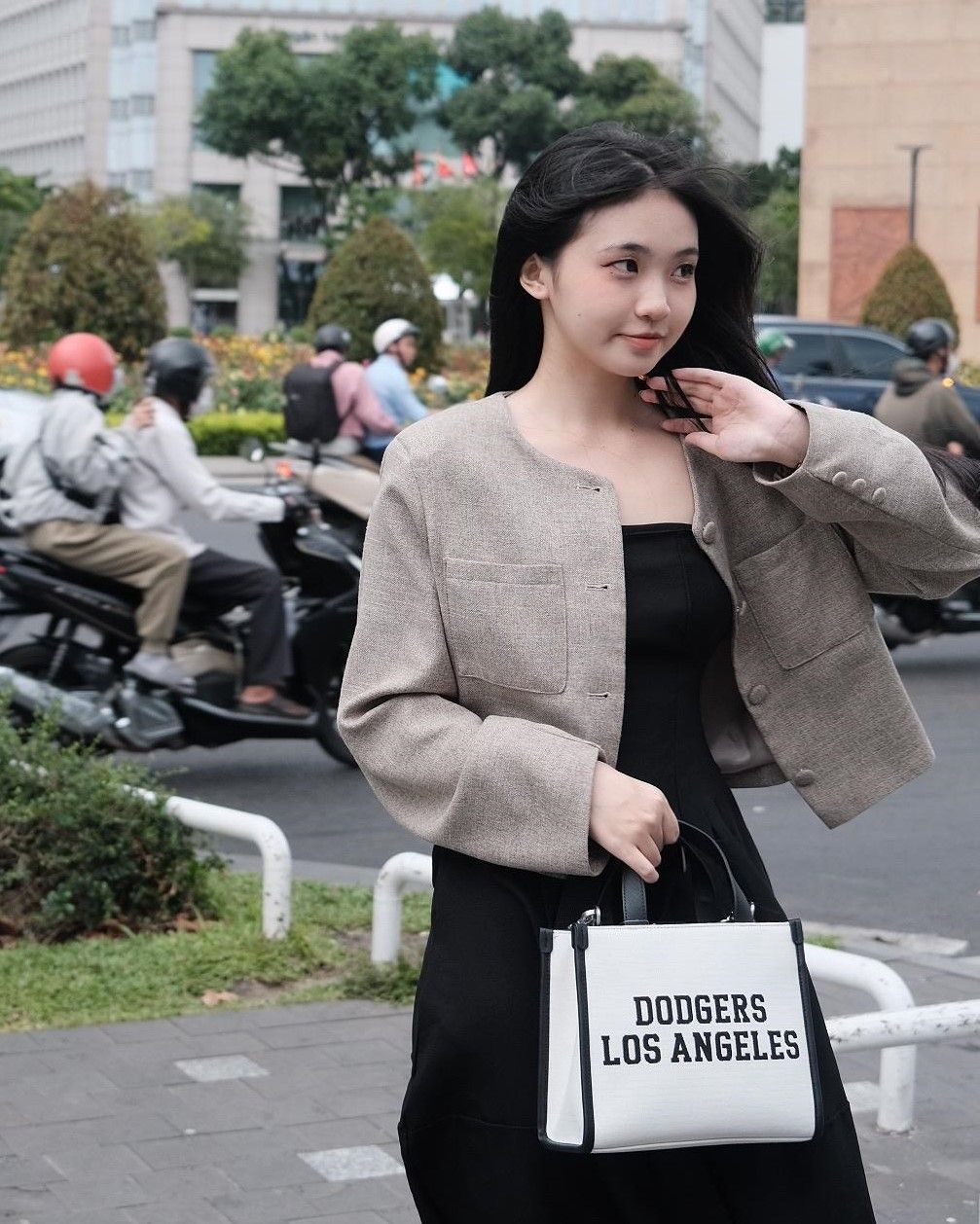  Túi MLB Korea - VARSITY JACQUARD CANVAS SMALL TOTE BAG LOS ANGELES DODGERS - 3AORS024N-07CRM 