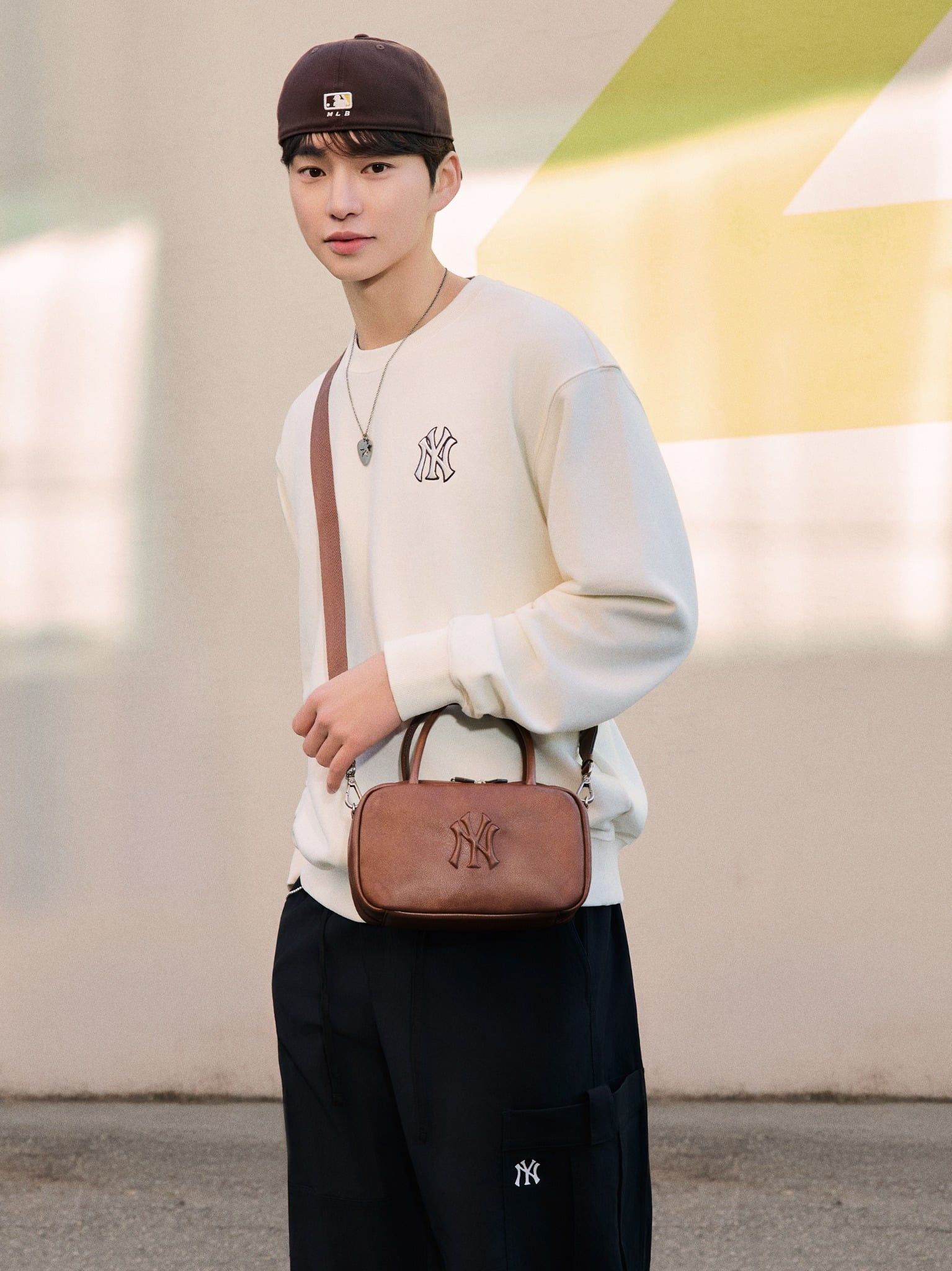  Túi Xách MLB - Basic Vintage Logo Crossbody Bag NY Yankees - 3ACRV016N-50BRS 