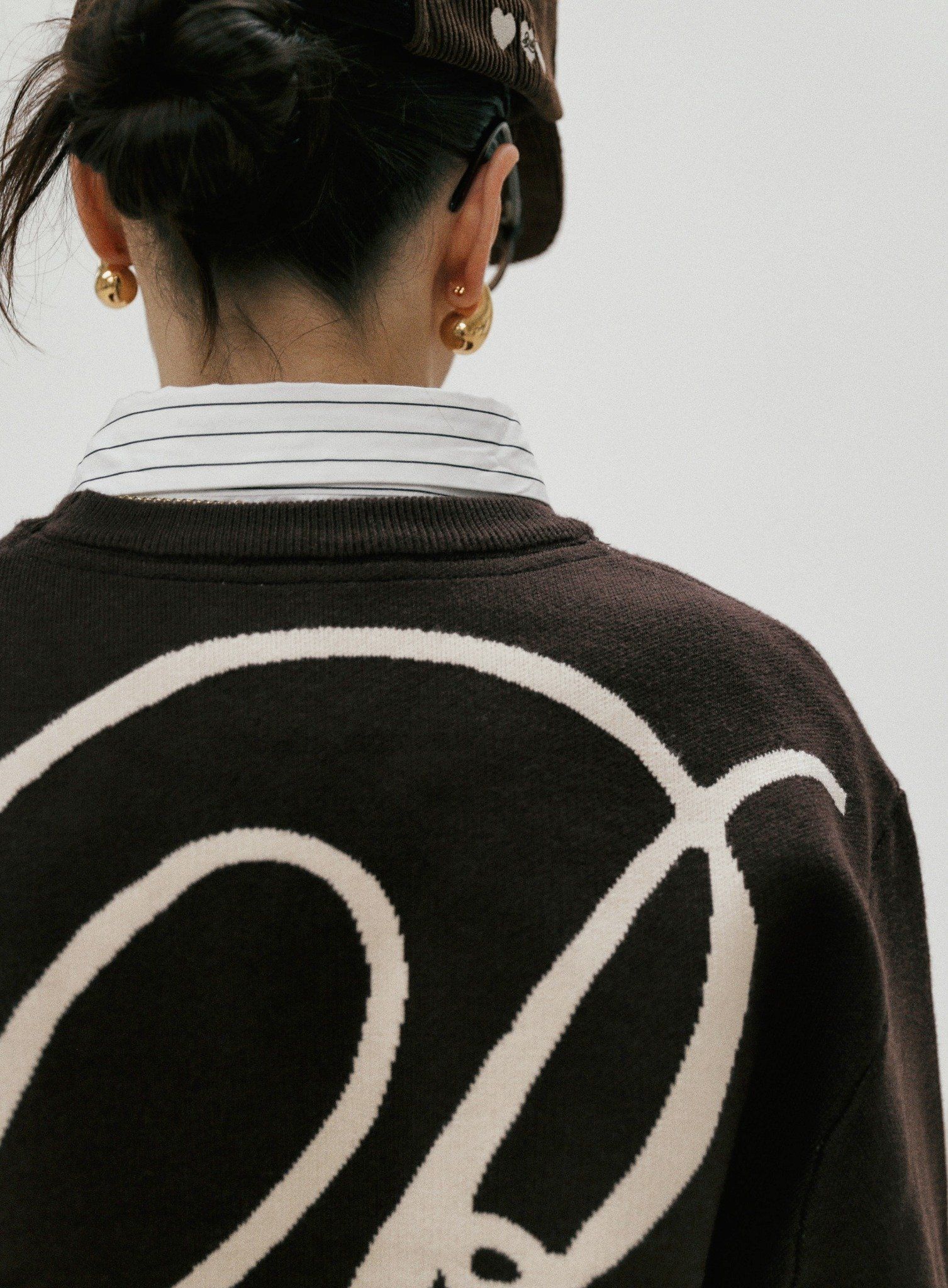  Áo Sweater [Unisex] Badblood - [w-knt24-009] Classic Big Logo Crewneck Sweater - Brown 