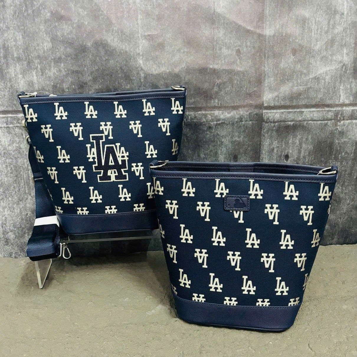  Túi Xách MLB - Big Classic Monogram JQD Bucket LA - 3ABML023N-07NYD 