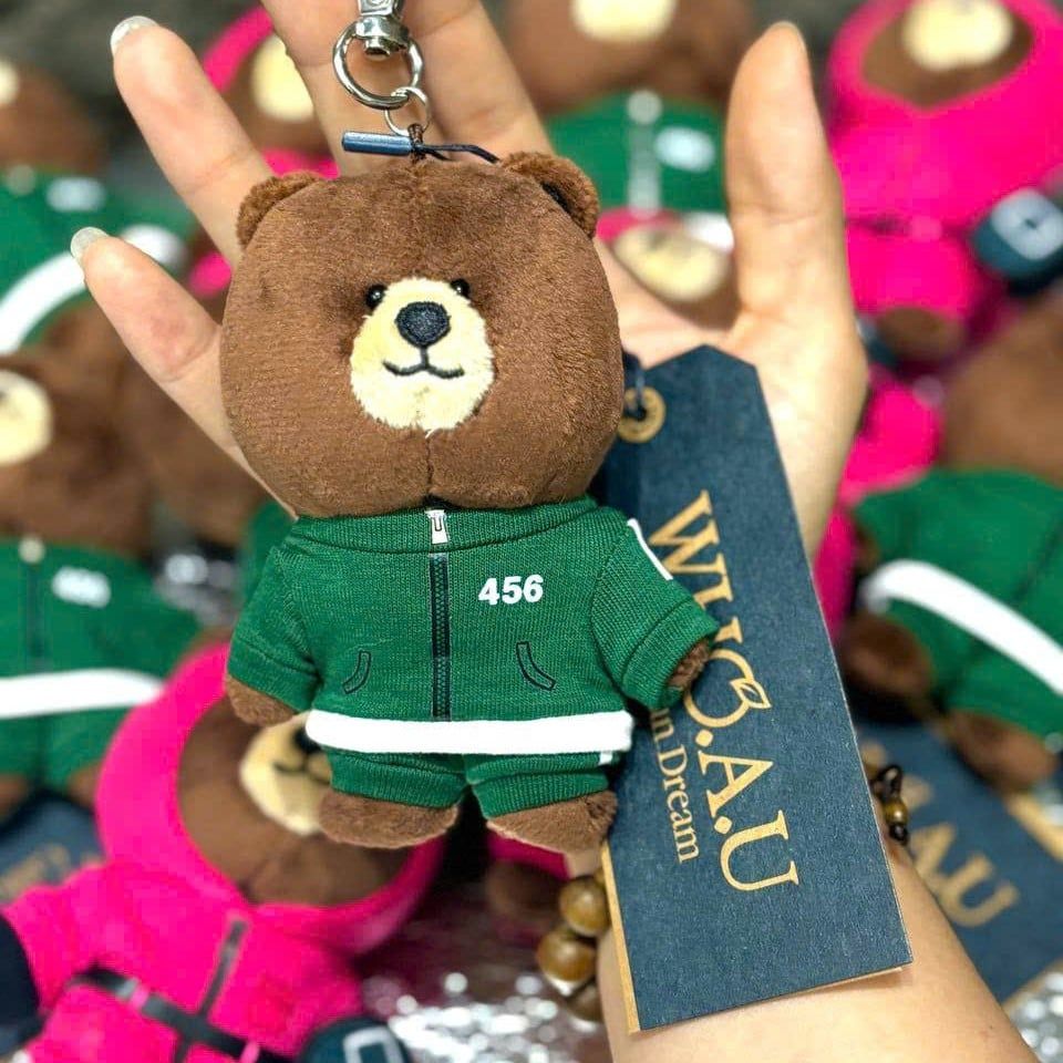  Charm Móc Khoá Gấu Whoau - [WAU X SQUID GAME] WAU Steve Keyring - WHAWF2352A 