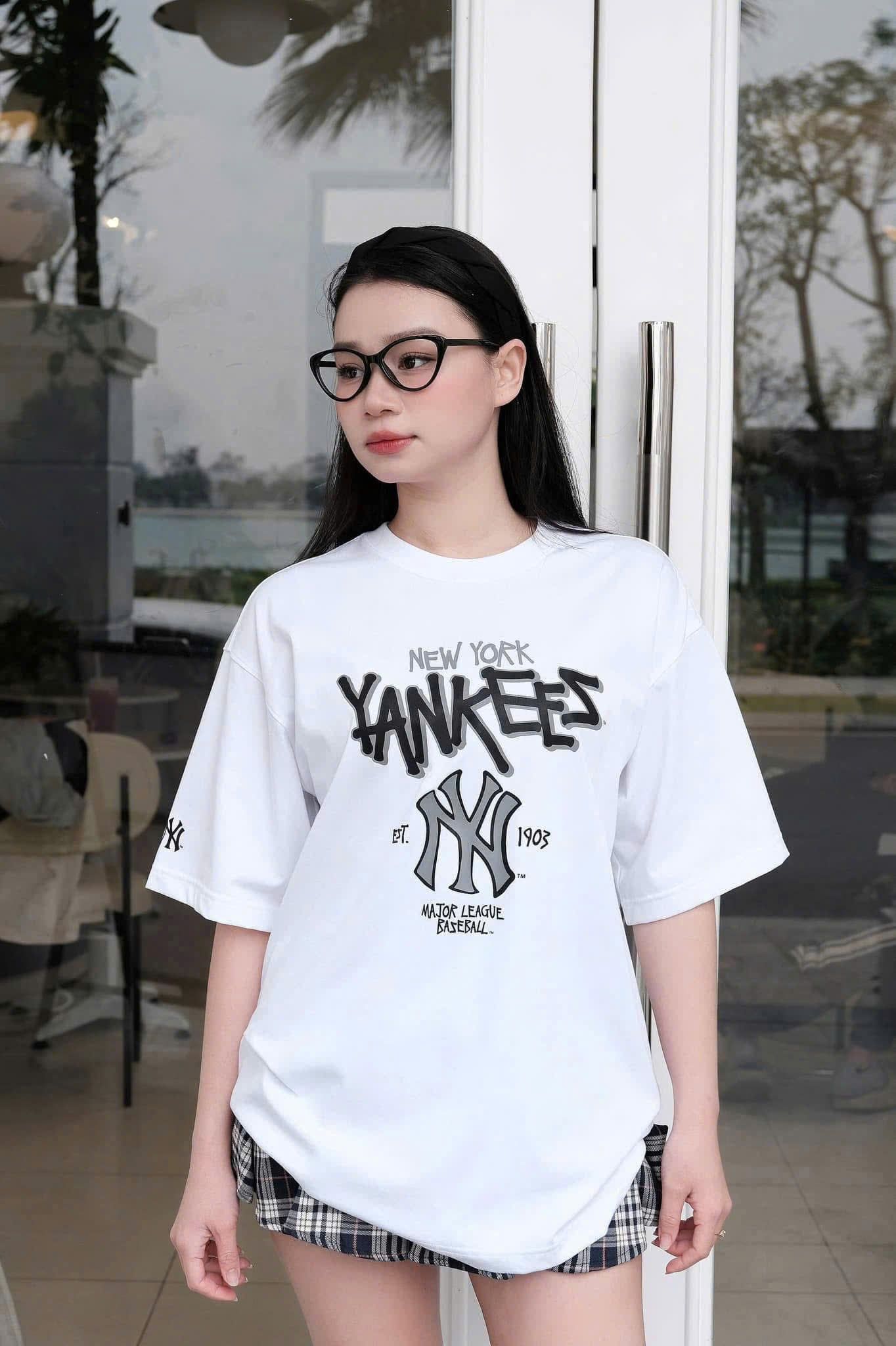  Áo thun [Unisex] MLB - Basic Big Logo Mega Overfit Functional Short Sleeve T-Shirt NY Yankees White - 3ATSB0553-50WHS 