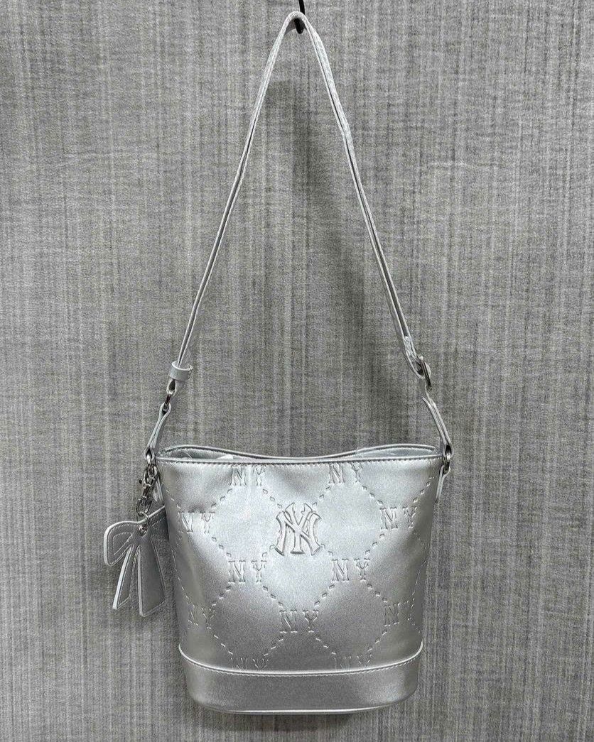  Túi Xách MLB - NY Yankees Monogram Embo Bucket Bag - 7ACRM066N-50SIS 