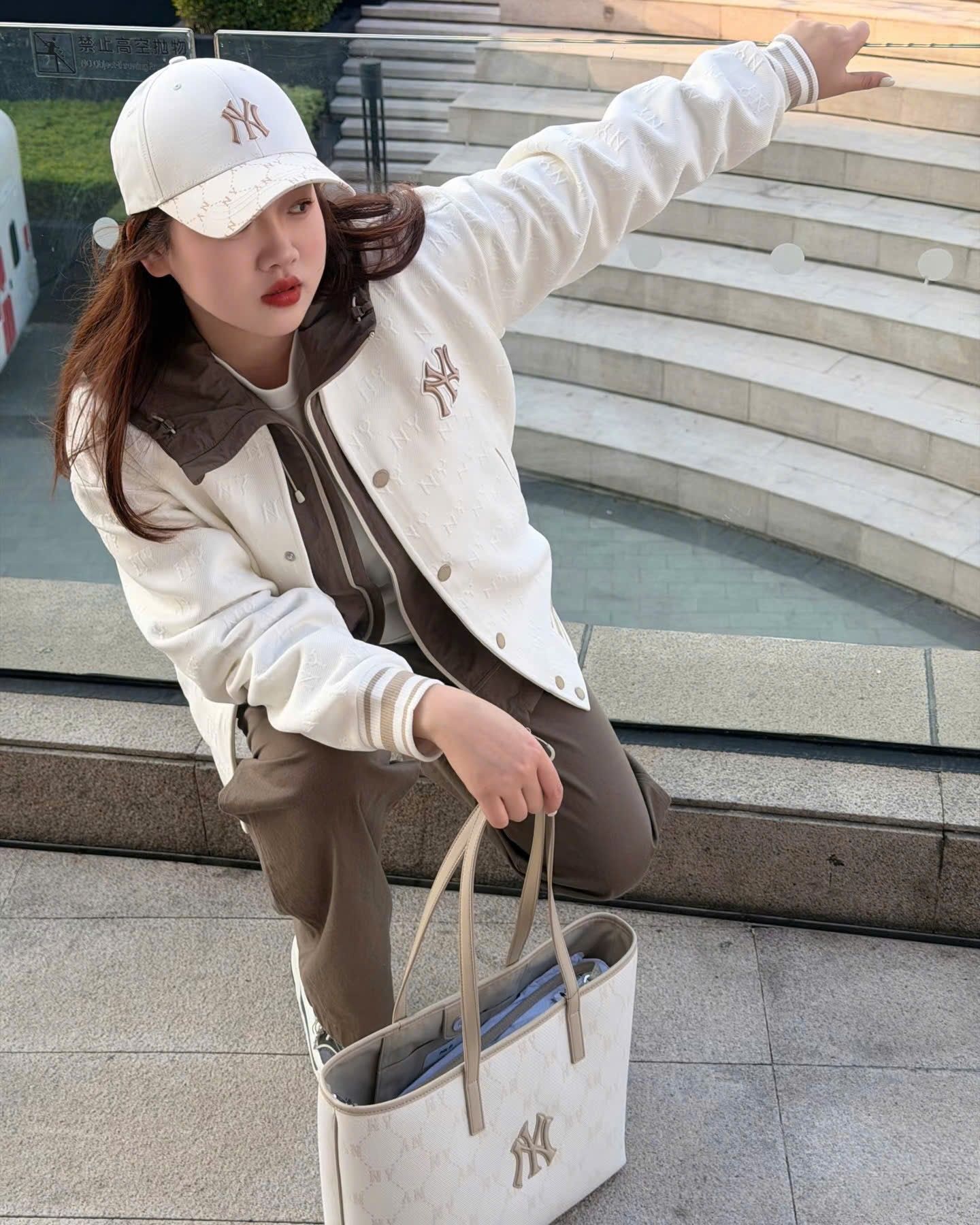  Túi Xách MLB Dia Monogram Jacquard Shopper Bag 3AORMJ16N-50CRD 