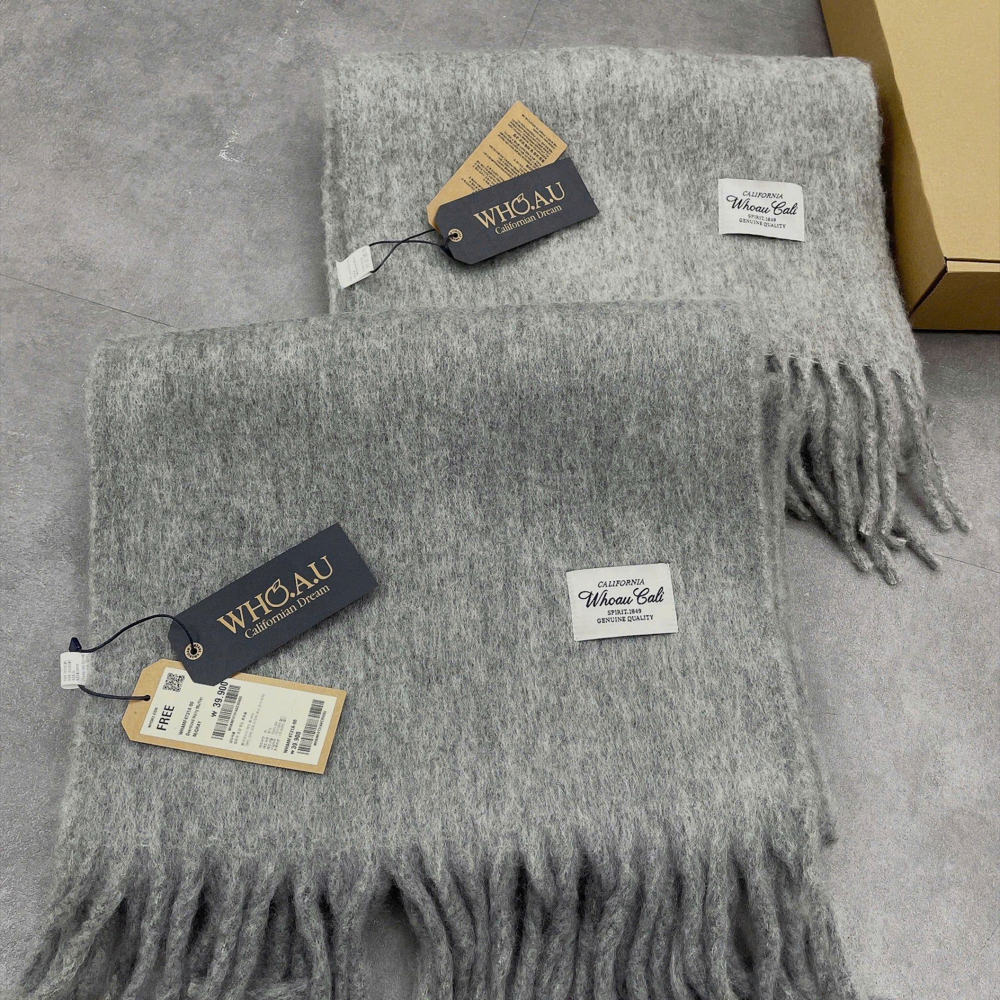  Khăn Choàng Cổ Whoau - Oversized Hairy Muffler - WHAMF4T31A 