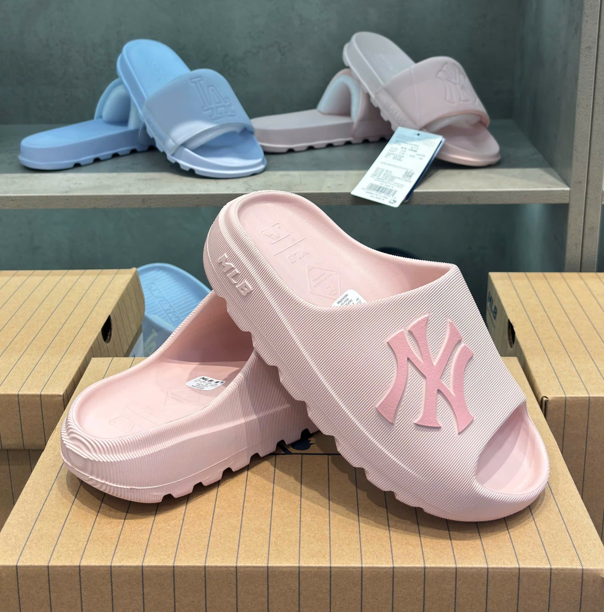  Dép MLB Korea Skipper Slide NY Yankees 3ALPS0163-50PKS 