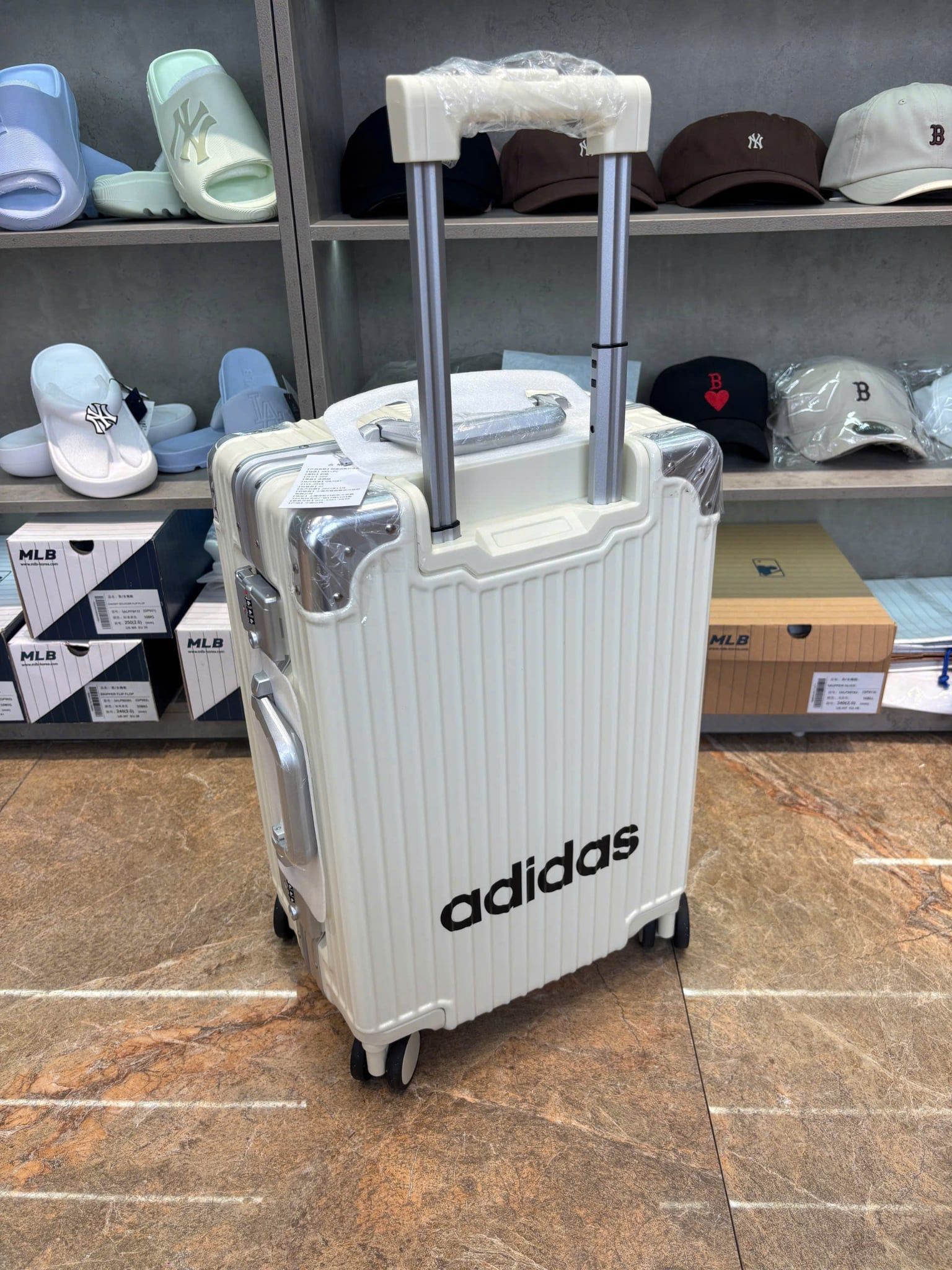  Vali Adidas Power 03 Size 22 (Xách Tay) Trắng 