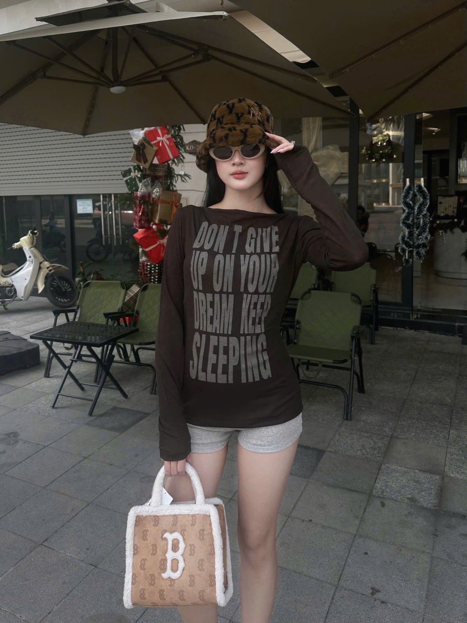  Áo Thun Dài Tay [Unisex] Badblood - [w-tee25-175] KEEP SLEEPING Boat Neck Loose Fit Tee - Chocolate 
