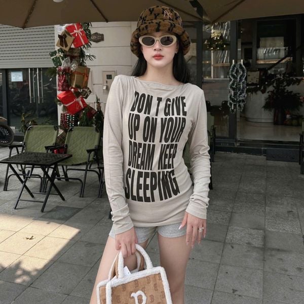  Áo Thun Dài Tay [Unisex] Badblood - [w-tee25-174] KEEP SLEEPING Boat Neck Loose Fit Tee - Sand 
