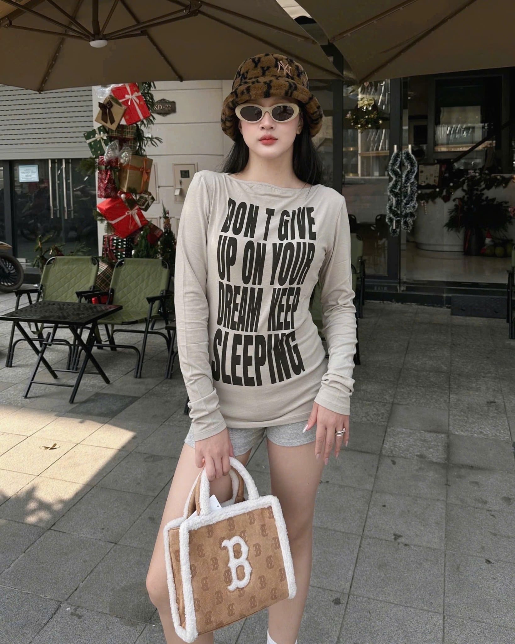  Áo Thun Dài Tay [Unisex] Badblood - [w-tee25-174] KEEP SLEEPING Boat Neck Loose Fit Tee - Sand 