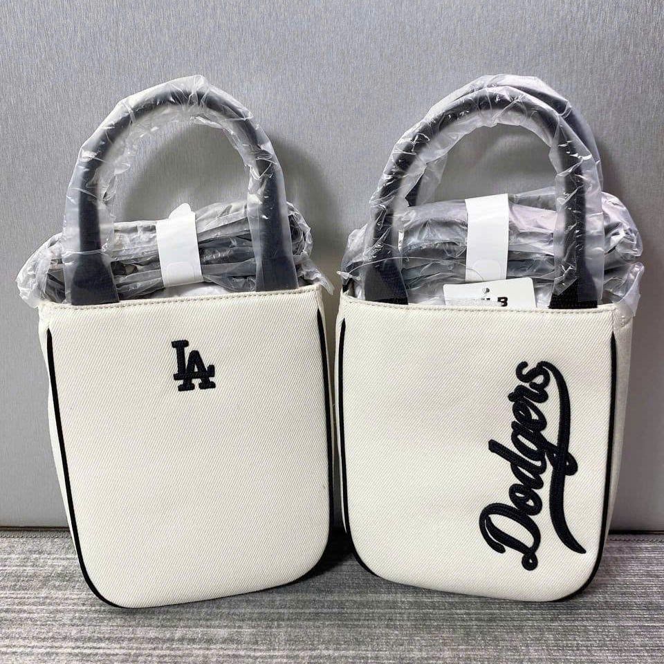  Túi Phone MLB Varsity Cursive Denim Mini Crossbody LA - 3ACRS104N-07CRD 