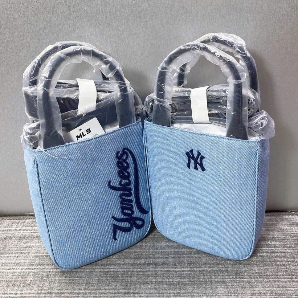  Túi Phone MLB Varsity Cursive Denim Mini Crossbody NY - 3ACRS104N-50INS 