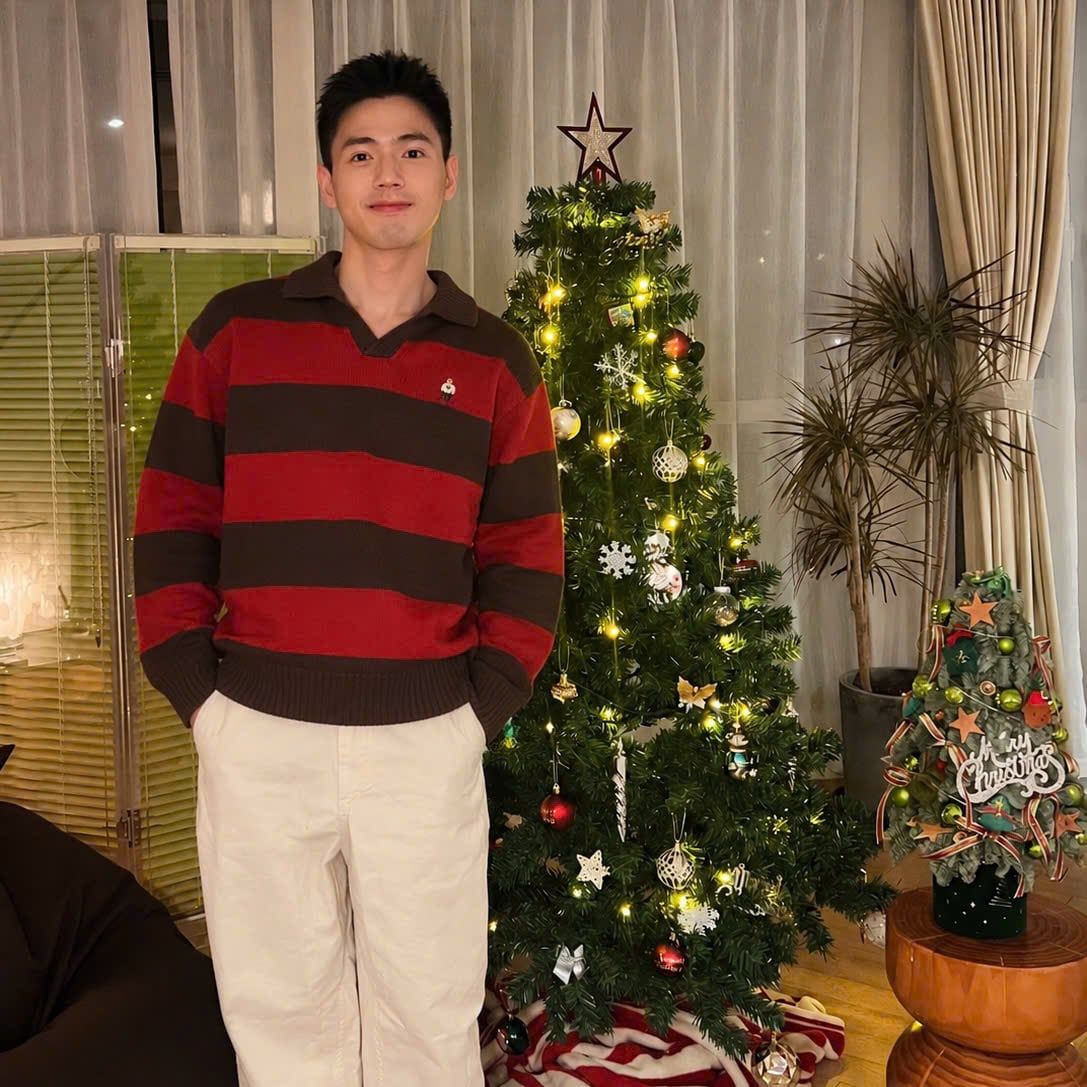  Áo Sweater Whoau [Unisex] - Steve Open Collar Stripe Pullover - WHKAG4951U 
