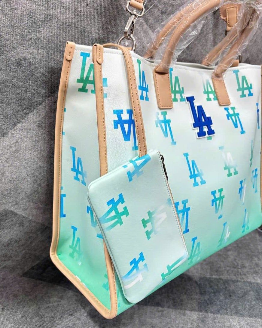  Túi MLB Korea - Gardient Mono Coated Canvas Large Tote NY Yankees - 3AORL0233-07GNL 