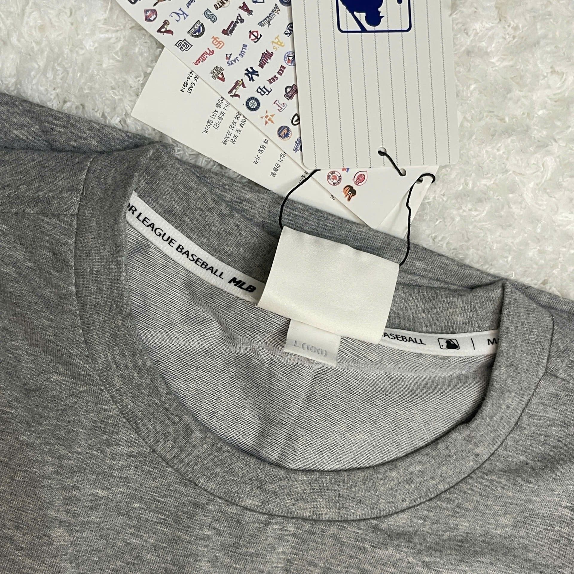  Áo thun MLB [Unisex] - Detroit Tigers Tiger - 31TSGF831-46M 