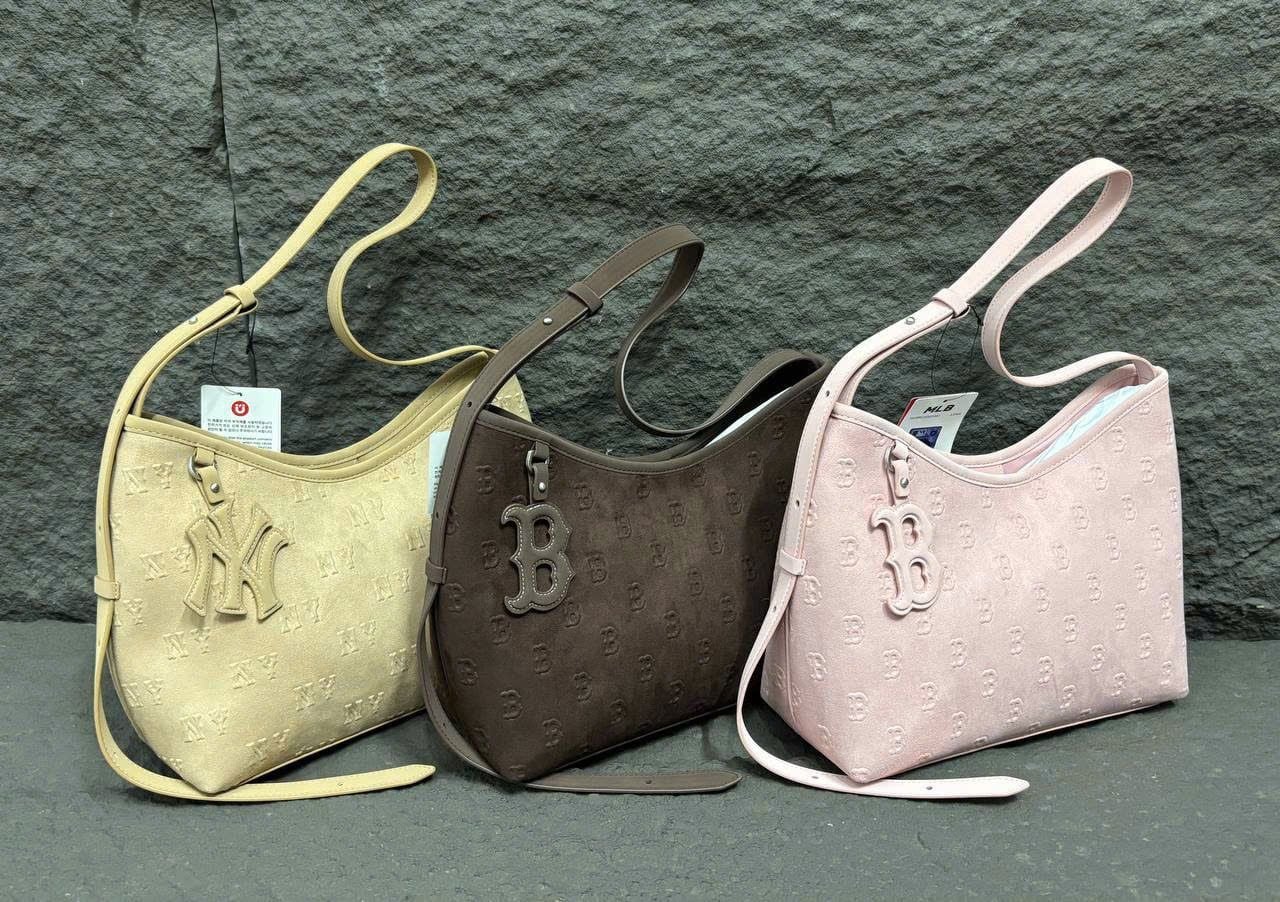  Túi Xách MLB - Monogram Feminine Charm Square Crossbody Bag - 3ACRMS16N 