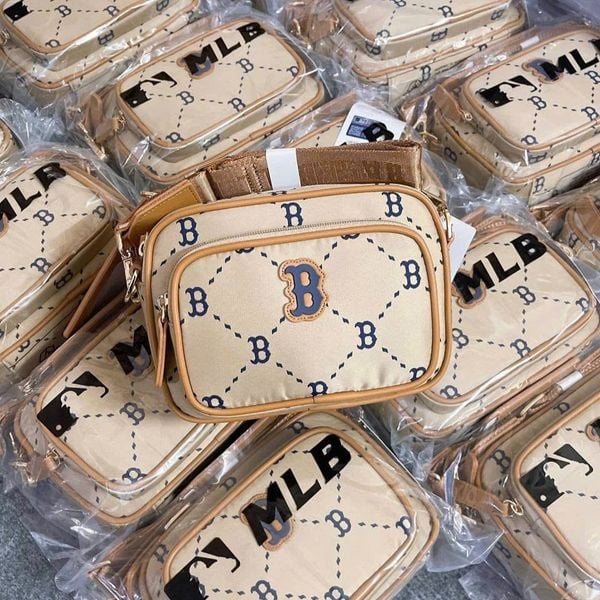  Túi MLB Diamond Monogram Camera Bag Boston Red Sox Beige - 7ACRMD45N-43BGS 
