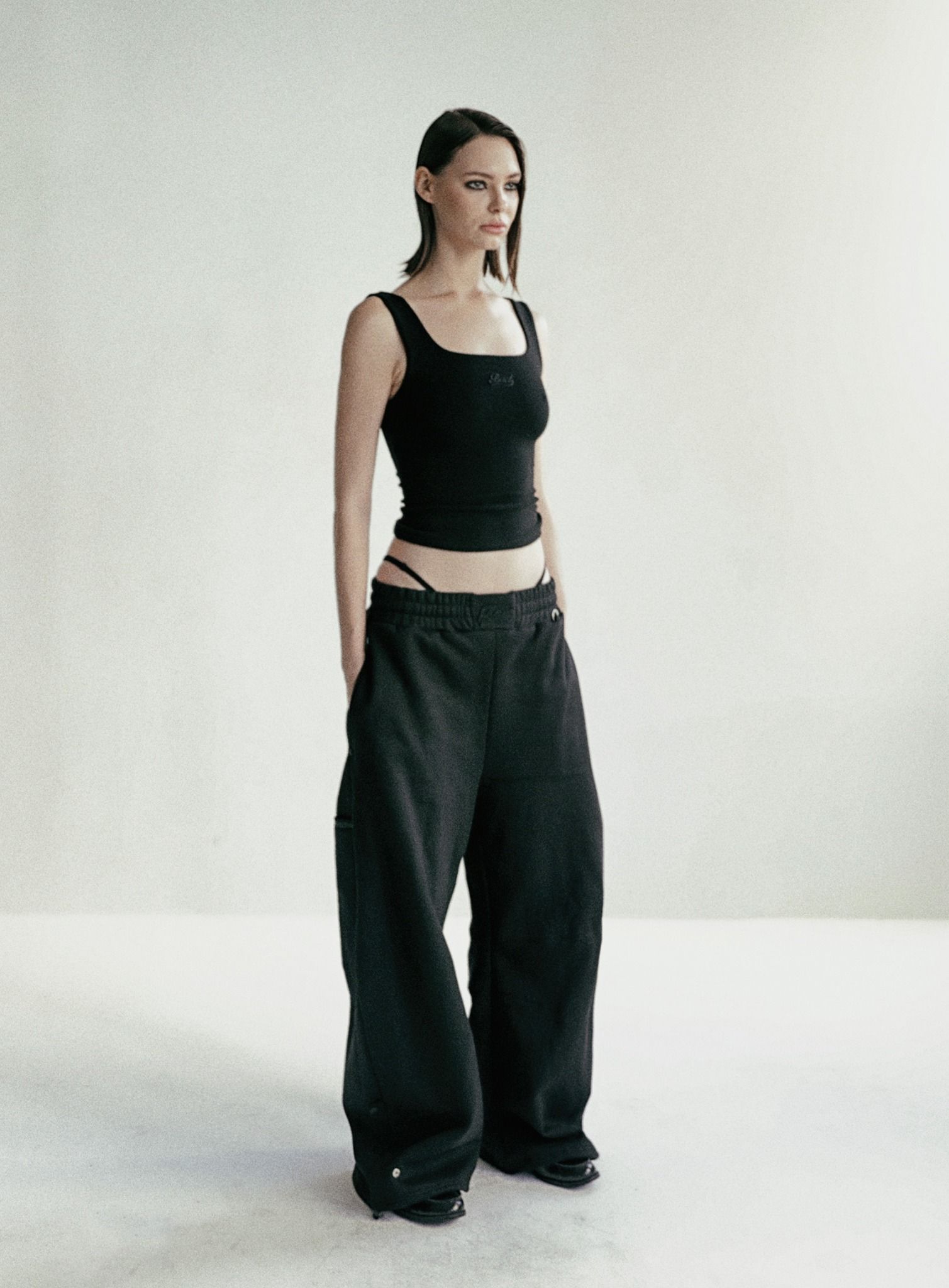  Áo Tanktop [Nữ] Badblood - [w-tnk24-076] Beyond Soft Square Neck Tank Black 