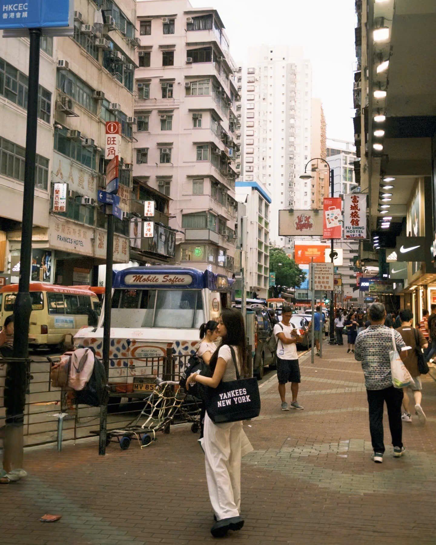  Túi Xách MLB Korea - Varsity Jacquard Shopper Bag New York Yankees Black - 3AORL104N-50BKS 