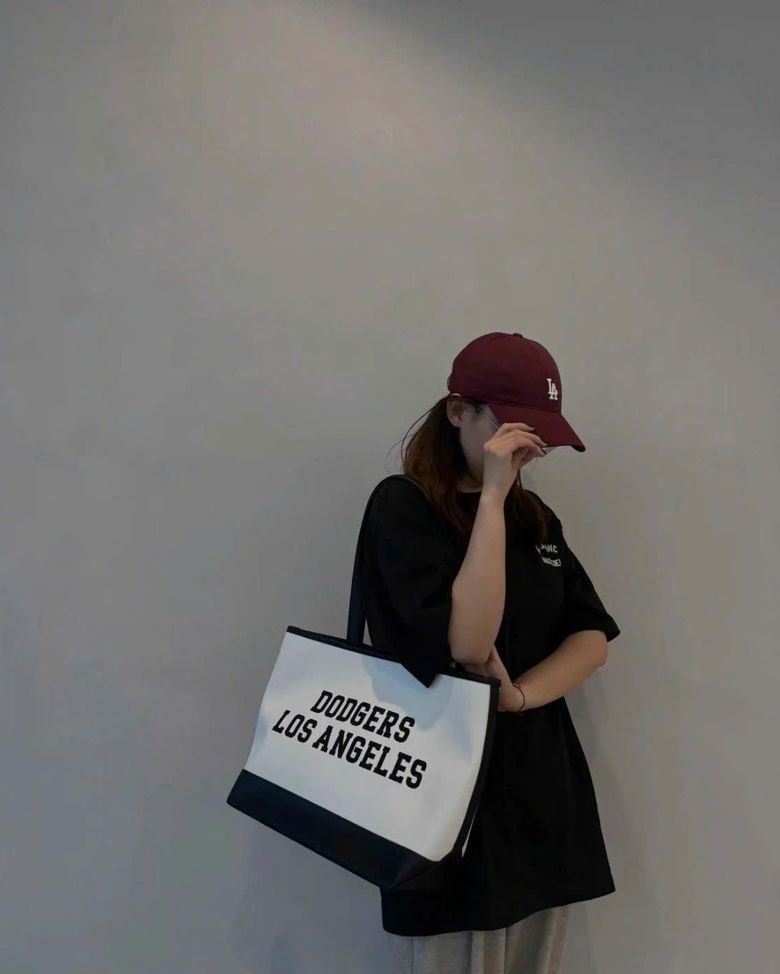  Túi Xách MLB Korea - Varsity Los Angeles Dodgers Shopper Bag 3AORL104N-07CRM 