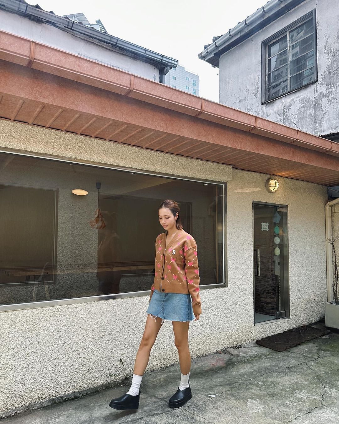  Áo Cardigan Crop MLB [Nữ] - Heart All-Over NY Camel - 3FKCH0234-43CAS 