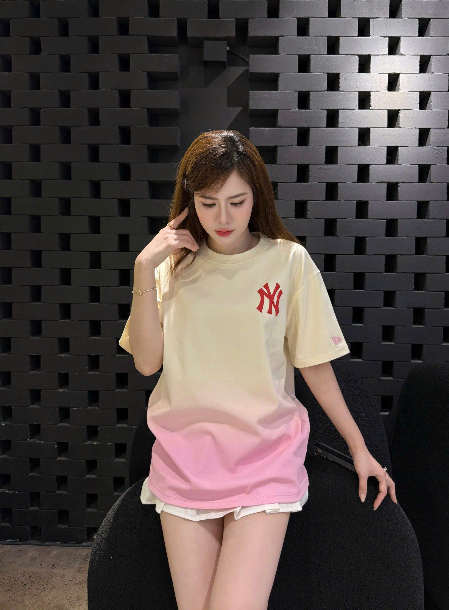  Áo Thun New Era - [Unisex] NY Yankees EST.1903 Gradient Cream/Pink T-shirt 