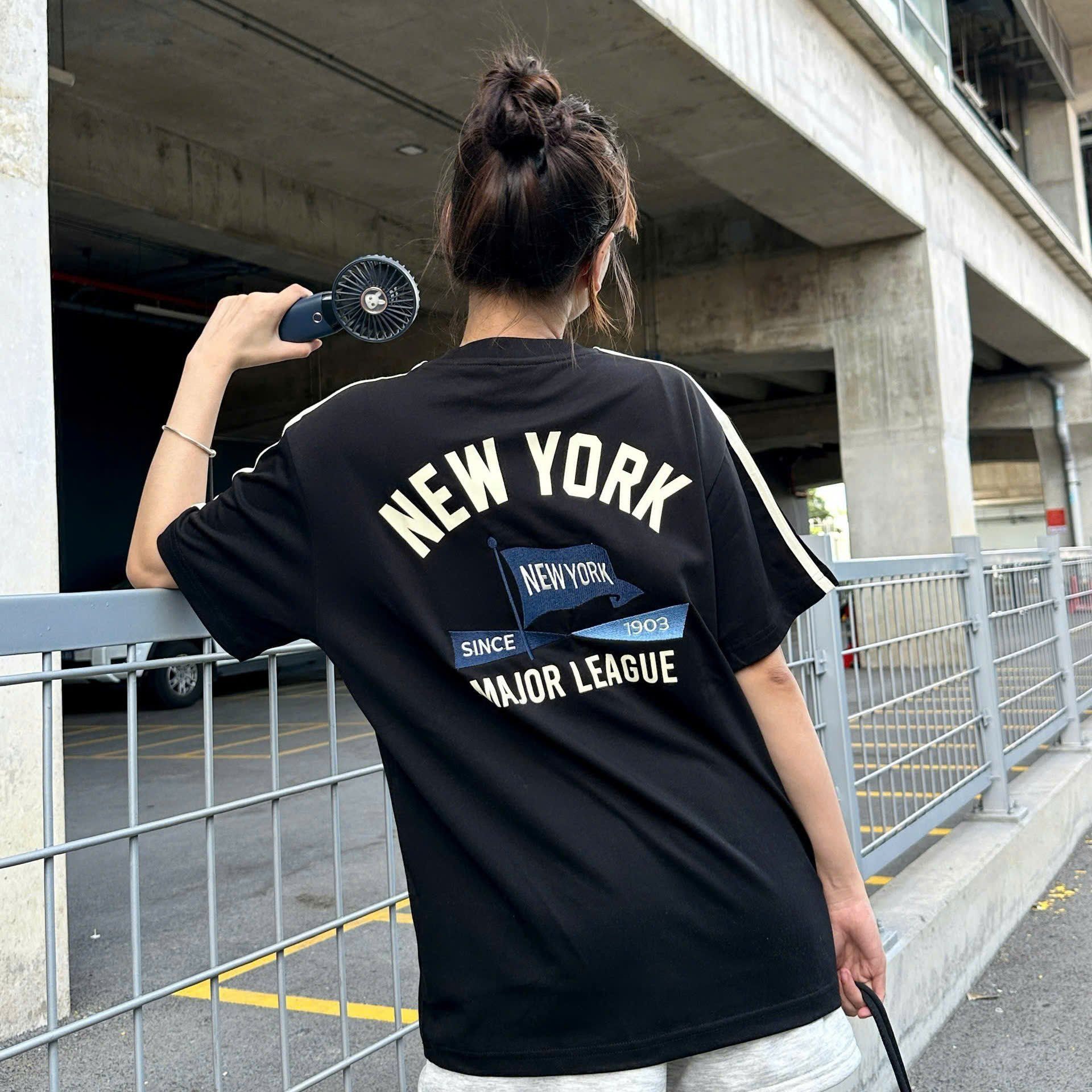  Áo Thun New Era - [Unisex] NY Yankees Sporty Flag Black T-Shirt - 13687279 