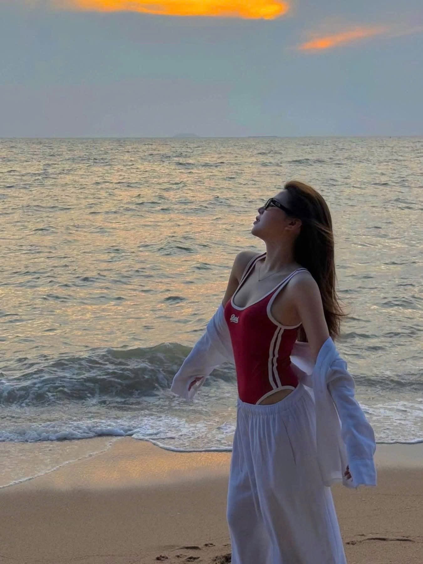  Áo Bodysuit [Nữ] Badblood - [w-jst24-017] Wendy Tank Bodysuit Red 