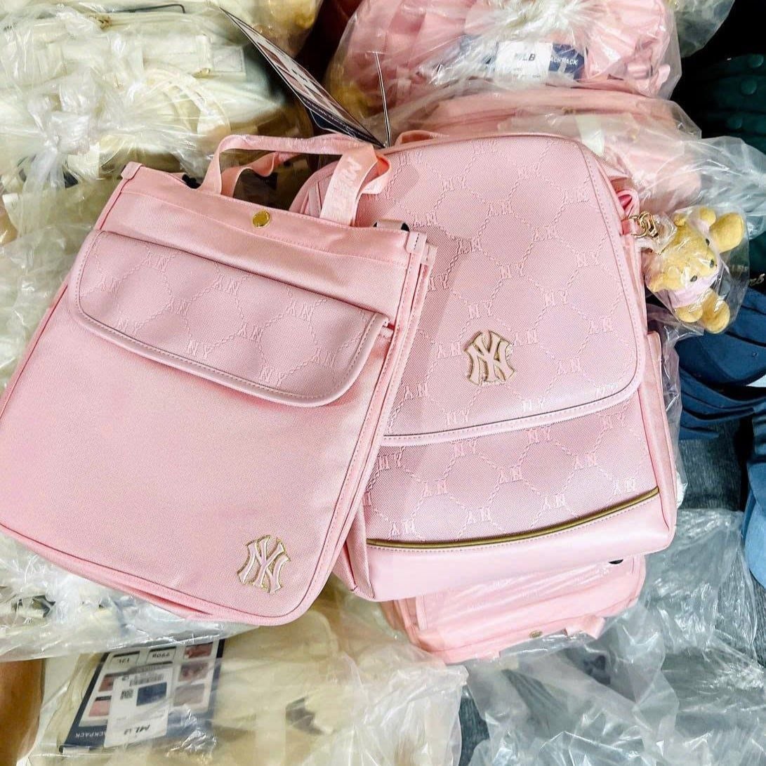  Balo MLB Korea - [Kids] DIA MONOGRAM EMBOSSED SCHOOL BAG NEW YORK YANKEES PINK - 7ABKMD14N-50PKM 