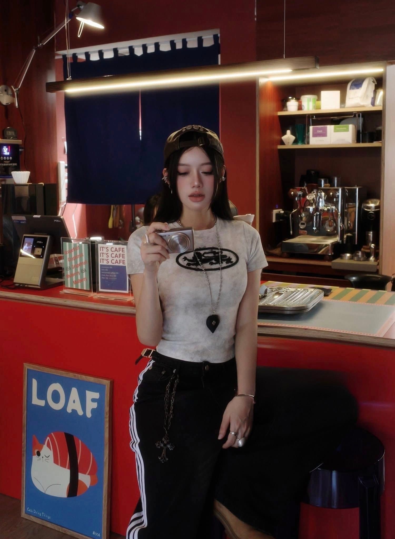  Áo Thun [Unisex] Badblood - [w-tee25-031] Lion Patch Short Sleeve Slim Fit Washed White 