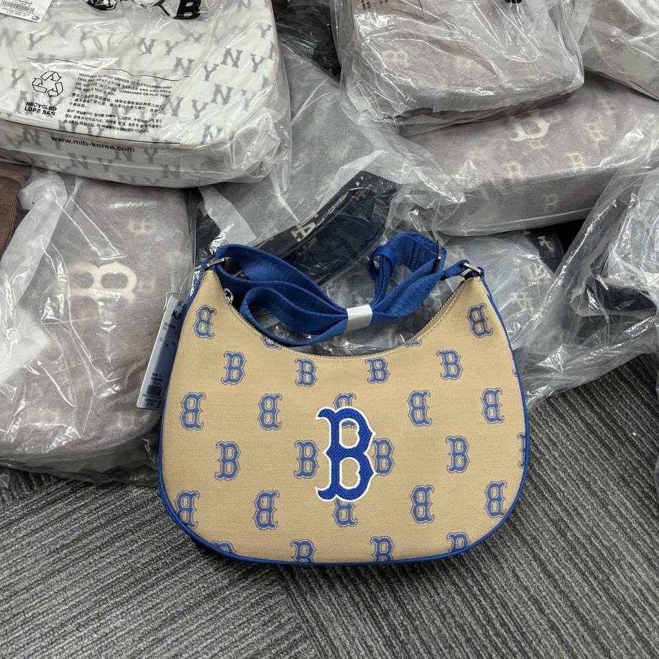  Túi Xách MLB Korea - Classic Monogram Jacquard Large Hobo Bag Boston L.Sand - 3ABQL023N-43SAL 