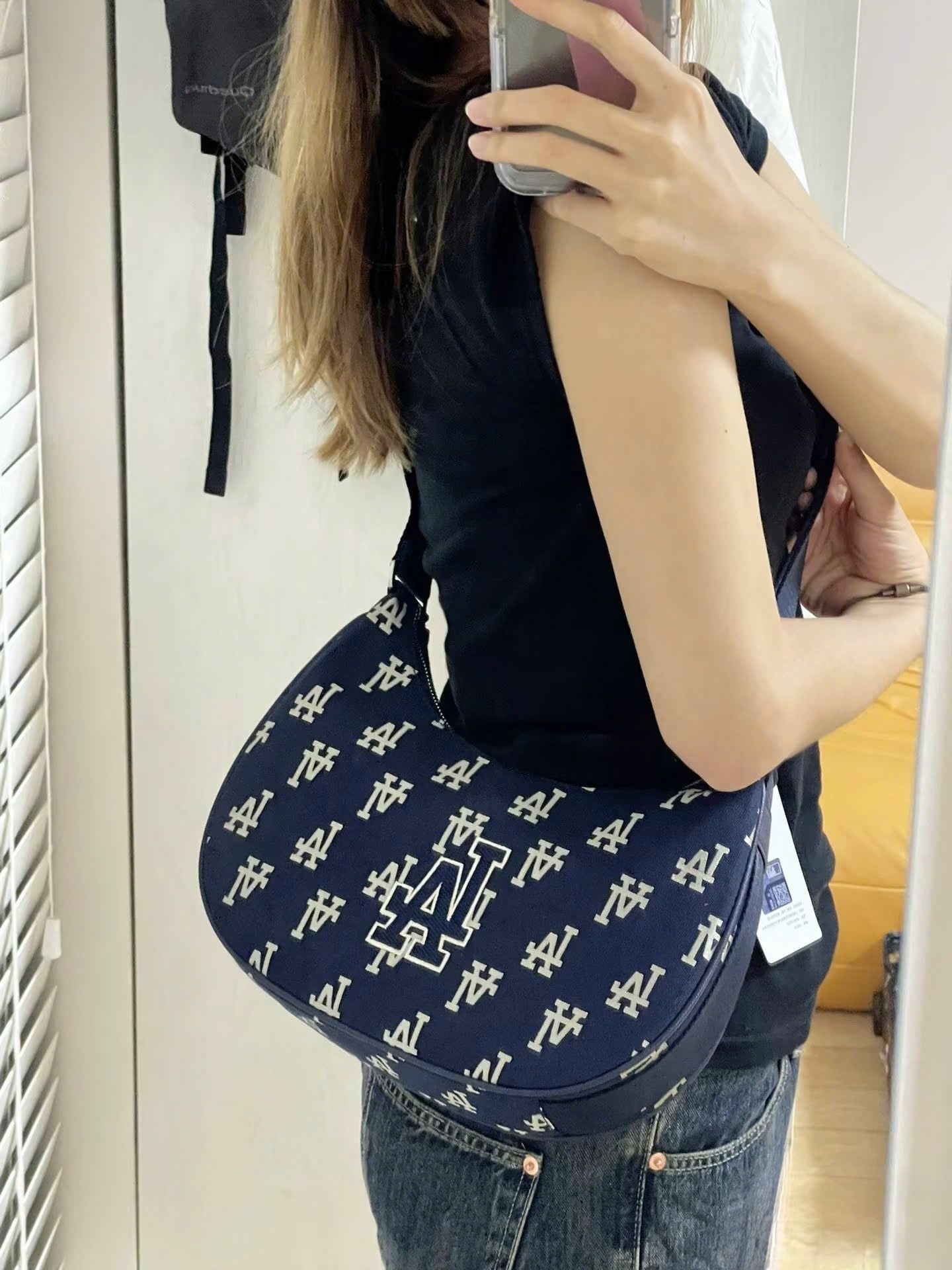  Túi Xách MLB Korea - Classic Monogram Jacquard Large Hobo Bag LA Navy - 3ABQL023N-07NYD 