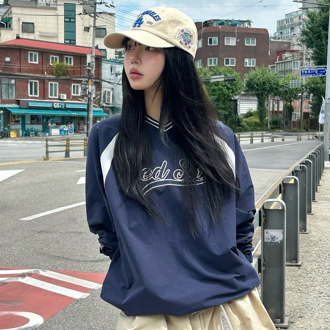  Áo Sweater MLB Korea - Varsity Sportive Curlsive Woven Boston Red Sox - 3AMTV1254-43NYS 