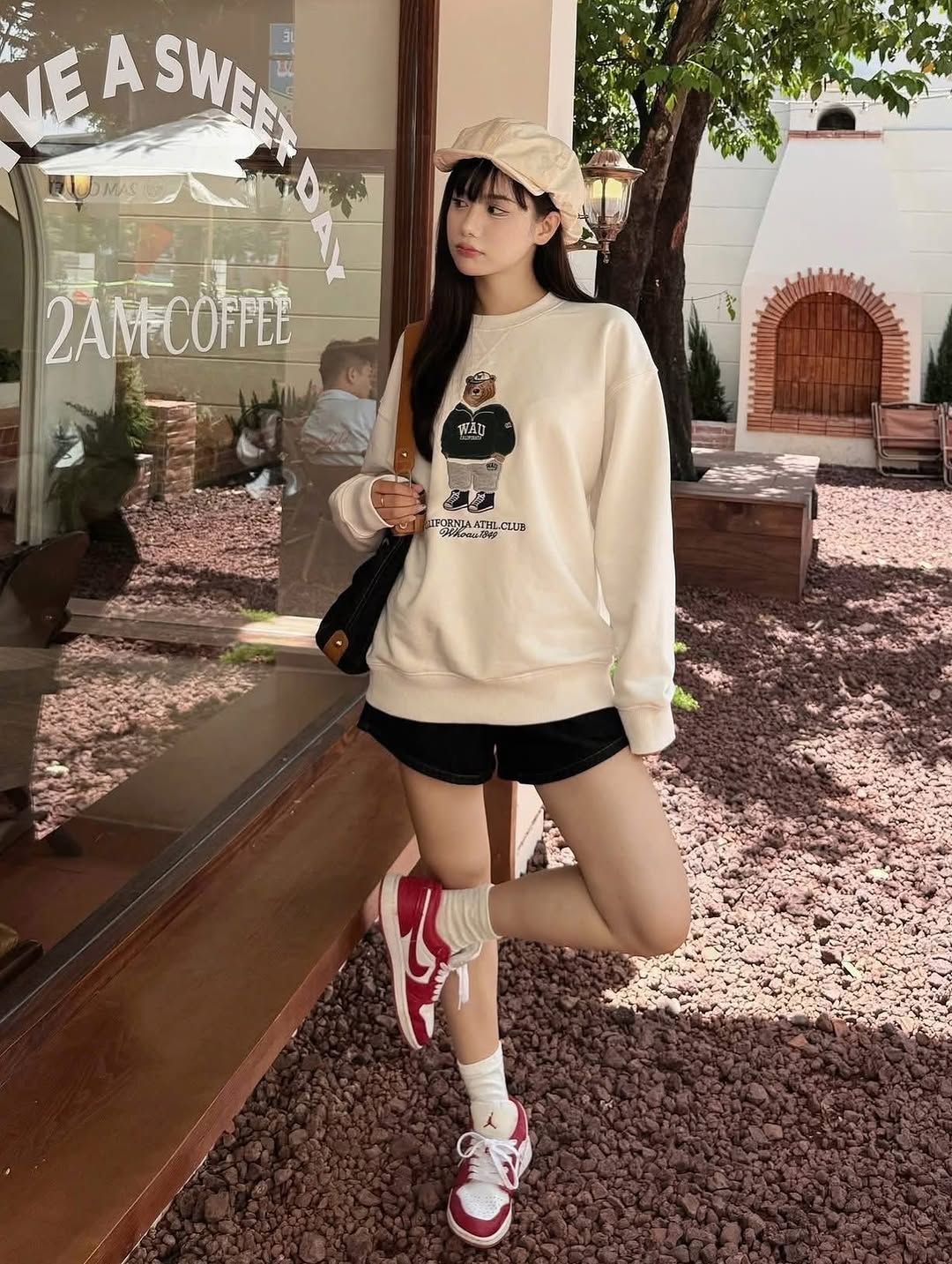  Áo Sweater WHOAU [Unisex] - Steve Patch Sweatshirt - WHMWF3922U 