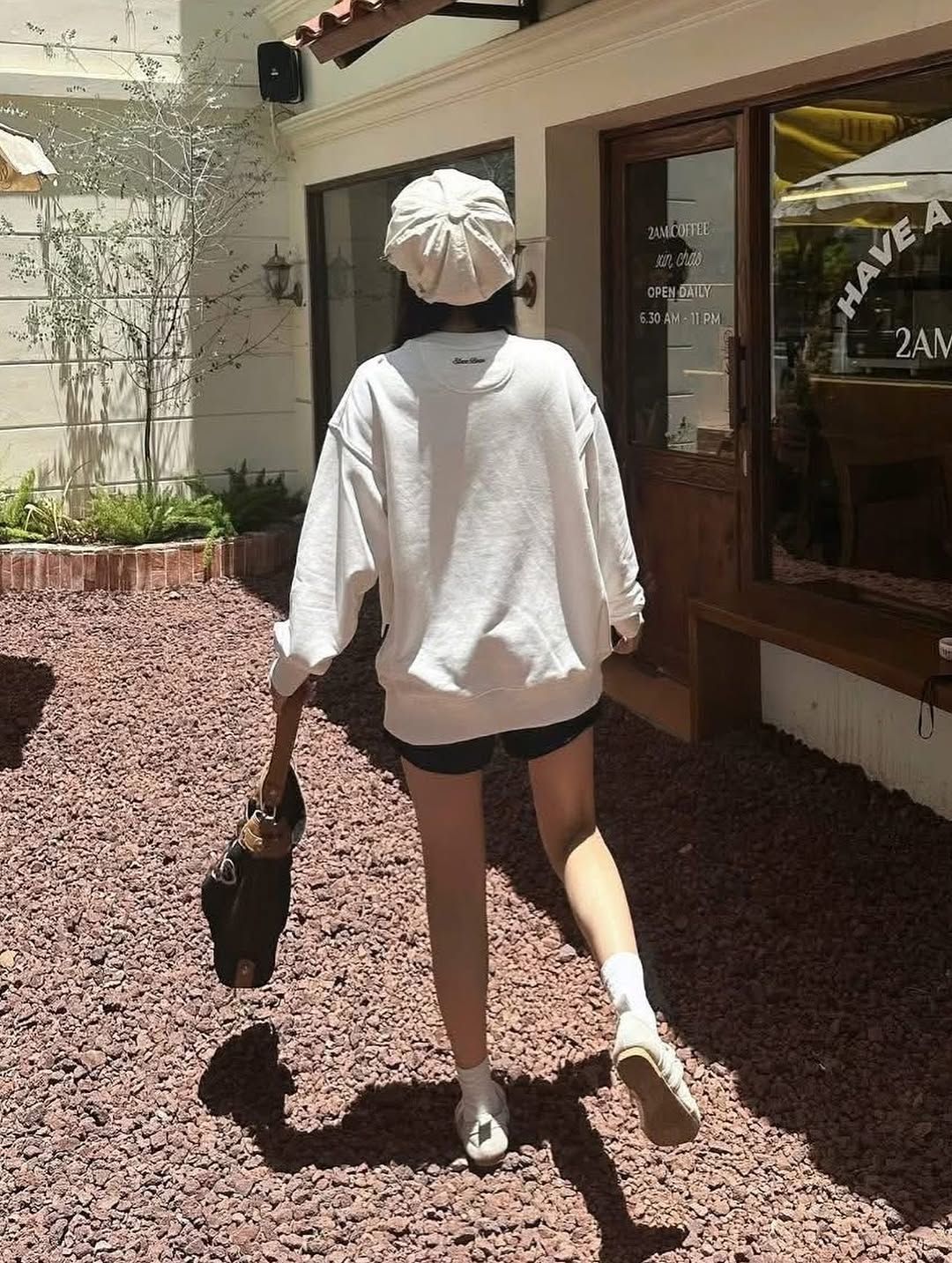  Áo Sweater WHOAU [Unisex] - Steve Patch Sweatshirt - WHMWF3922U 