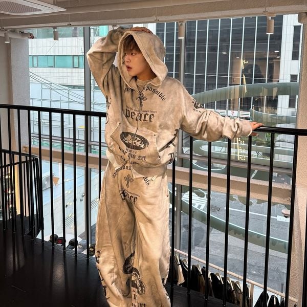 Áo Khoác [Unisex] Badblood - [w-hde25-043] PEACE NOT WAR Hooded Zip-Up Dusty White