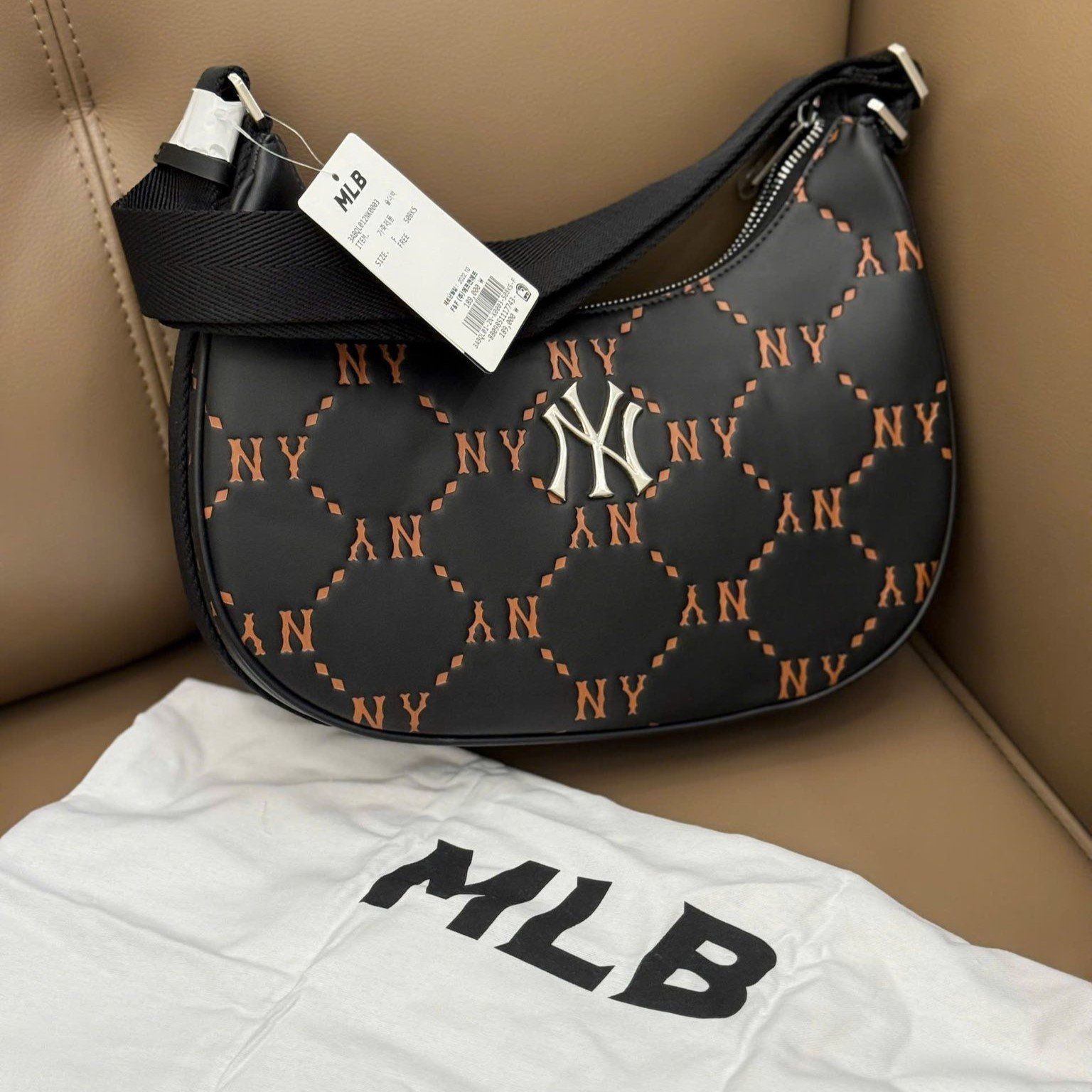  Túi Xách MLB Korea - Diamond Monogram PU Embo Large Hobo Bag NY Yankees - 3ABQL012N-50BKS 