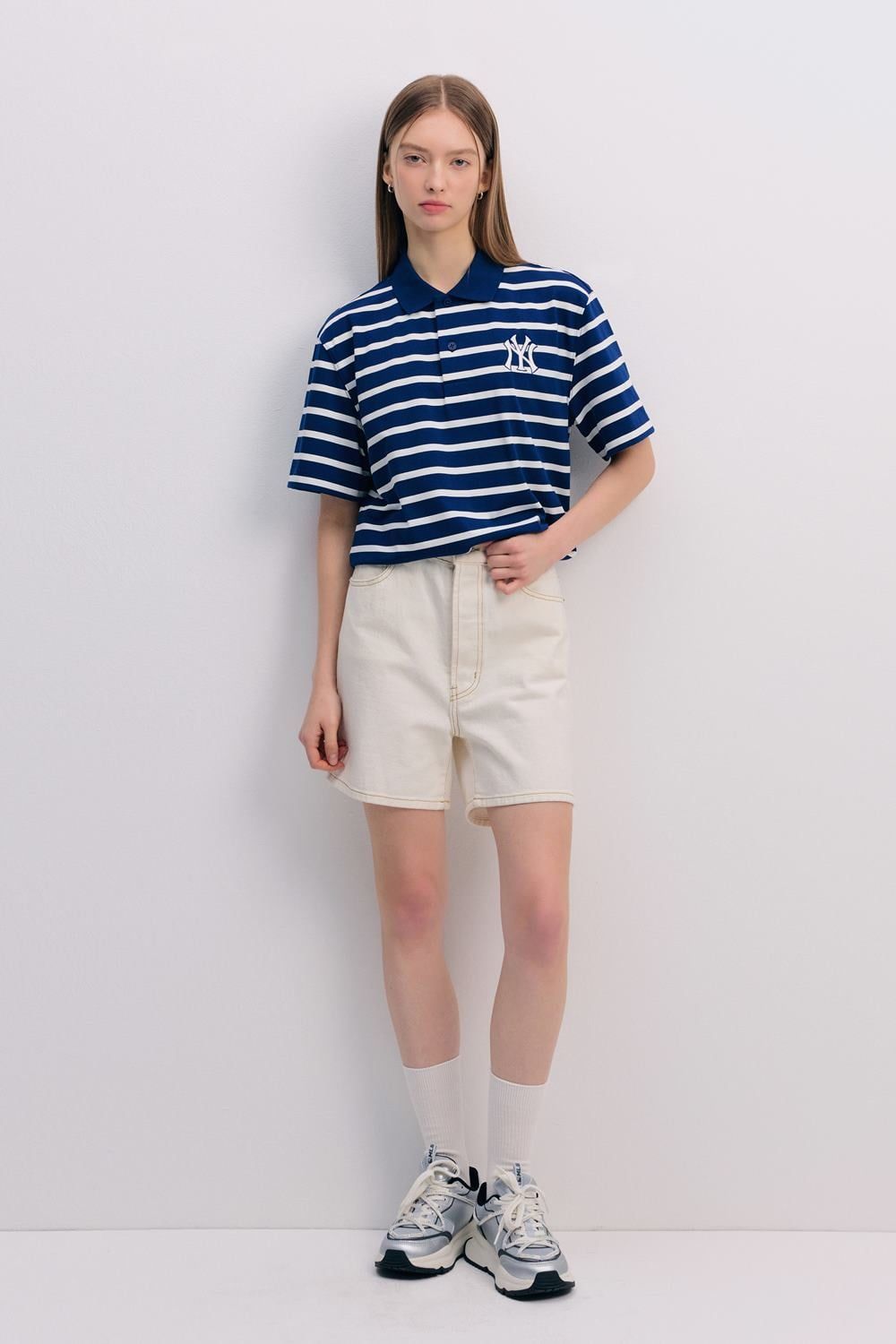 Áo Polo MLB - Varsity Stripe Oversized Collared T-shirt NY - 3APQV0343 