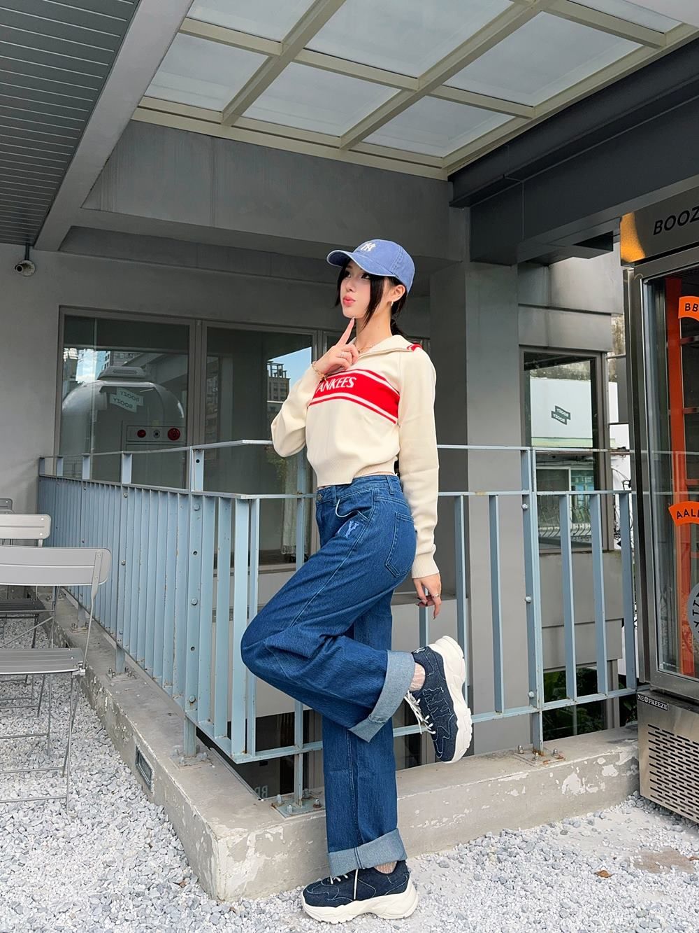  Áo Sweater MLB [Nữ] - Sporty Varsity Half-Zip Sweater NY Cream - 3FKPV0344-50CRD 