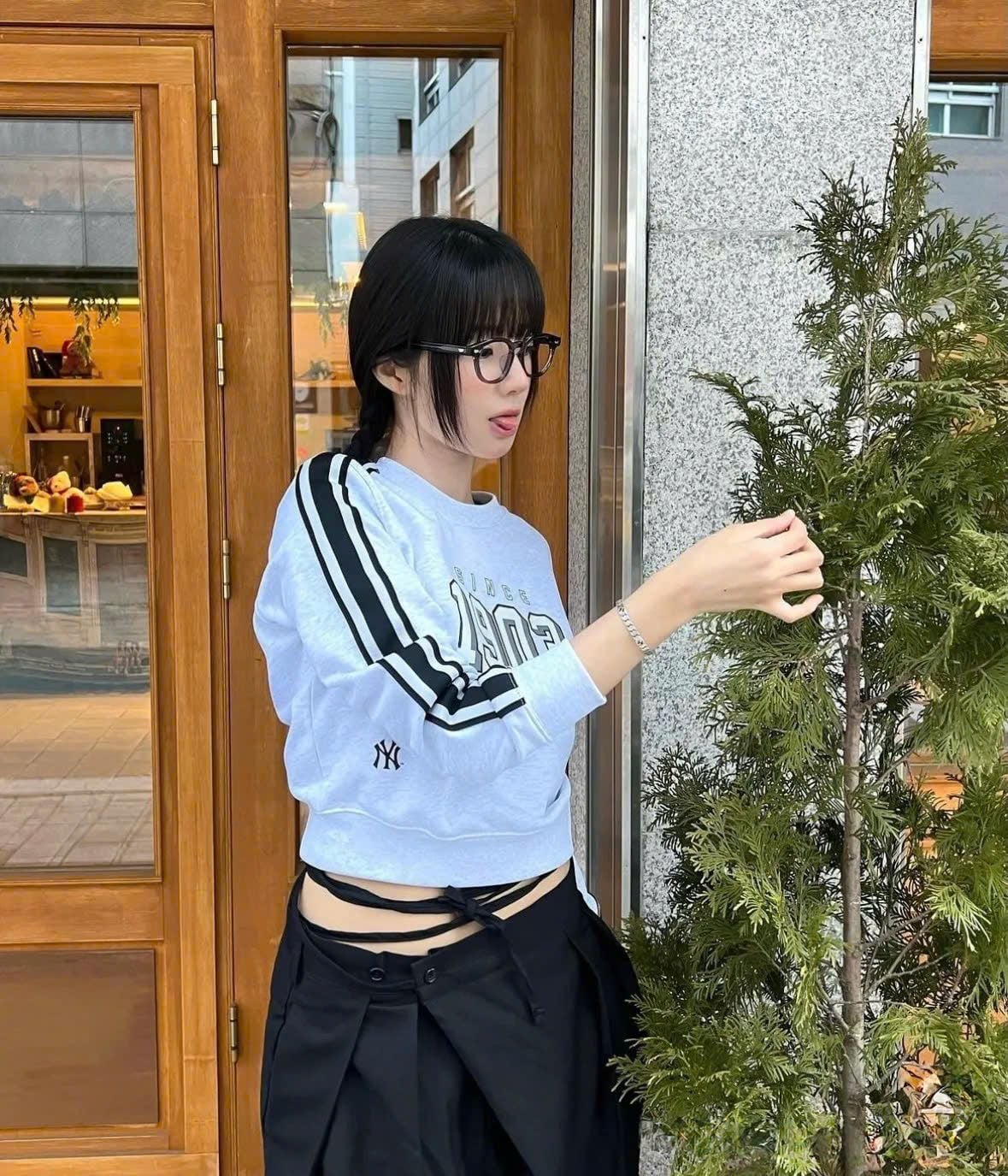  Áo Sweater [Nữ] MLB Korea - Sportive Varsity Track NY Yankees - 3FMTV3141-50MGL 