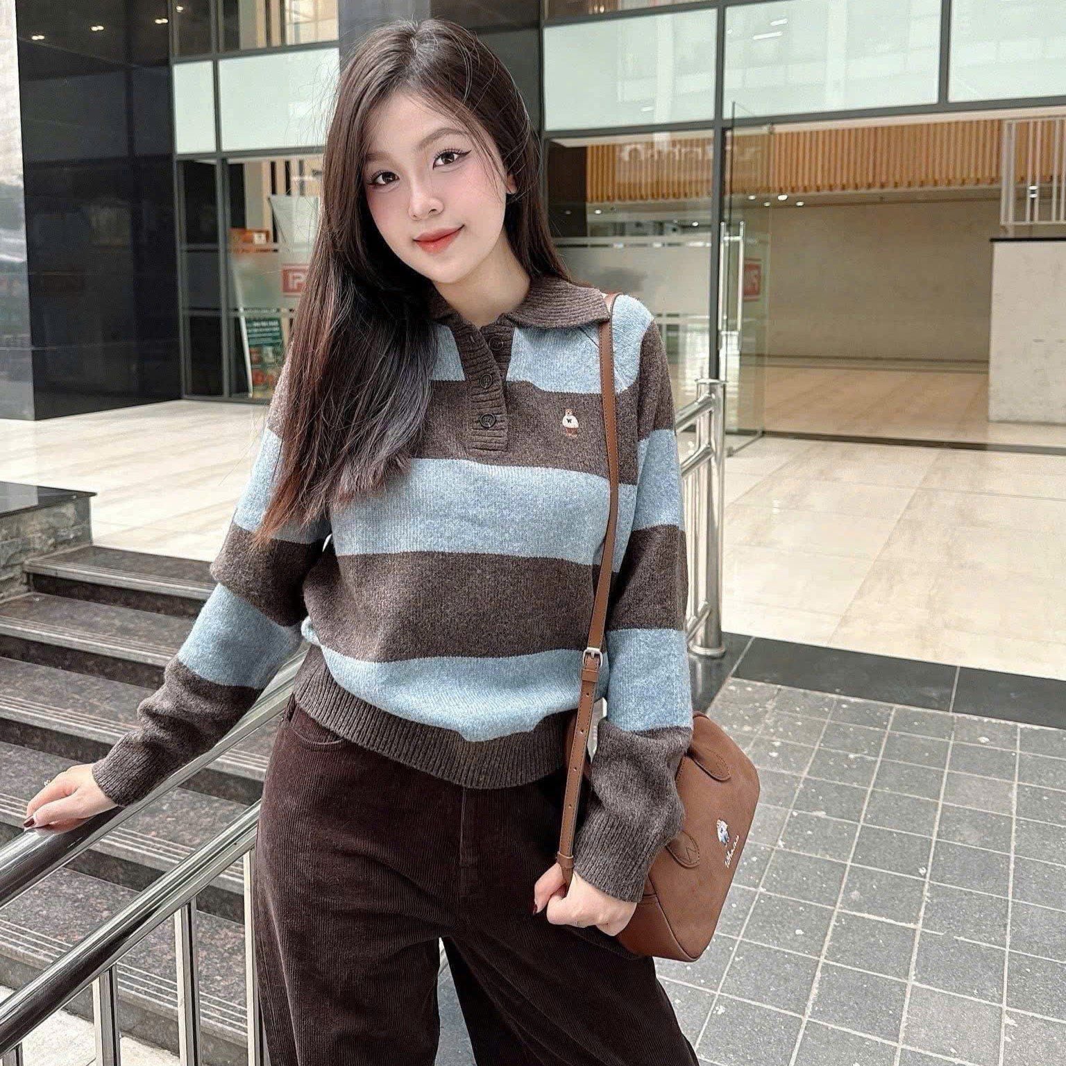  Áo Sweater Whoau Bokashi Stripe Collar Pullover Brown - WHKAF4T32F 