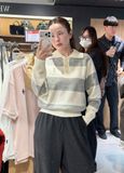  Áo Sweater Whoau Bokashi Stripe Collar Pullover Ivory - WHKAF4T32F 