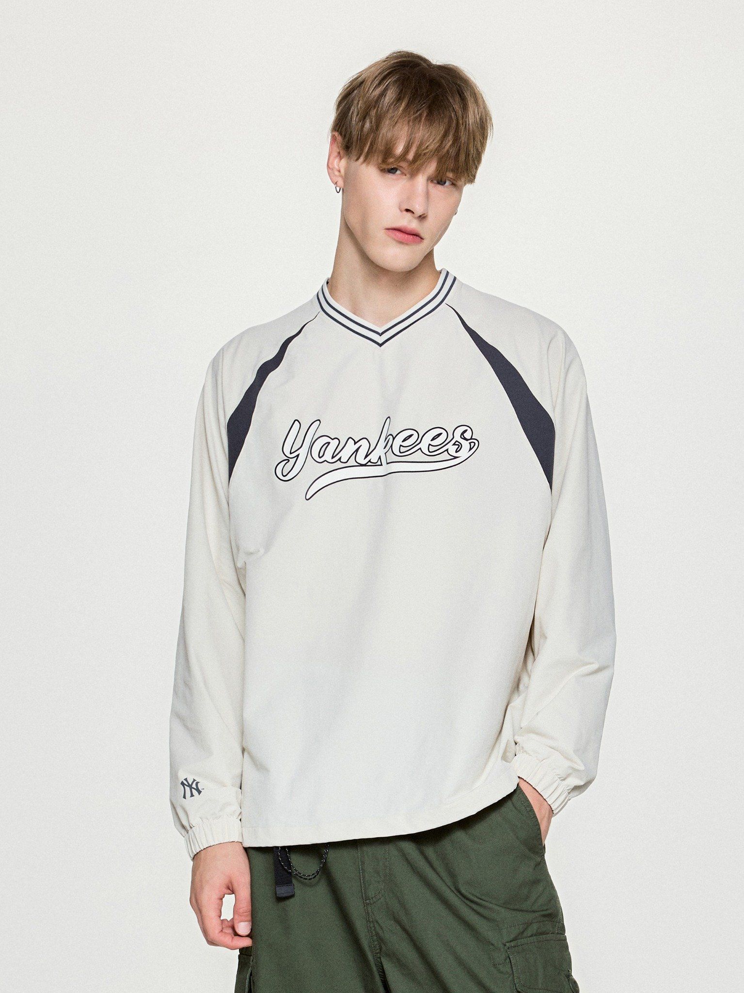  Áo Sweater MLB Korea - Varsity Sportive Curlsive Woven Yankees - 3AMTV1254-50CRD 